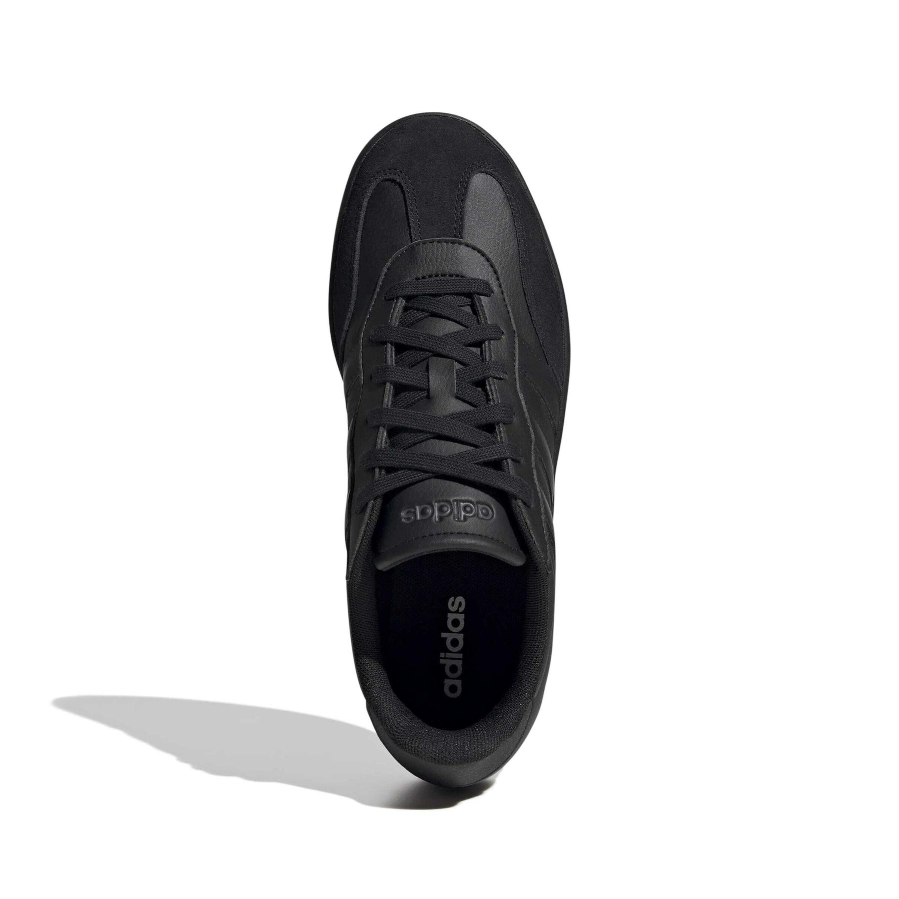 product/a/d/adidas_jr1321_3_footwear_photography_top_portrait_view_white-nw091625.jpg