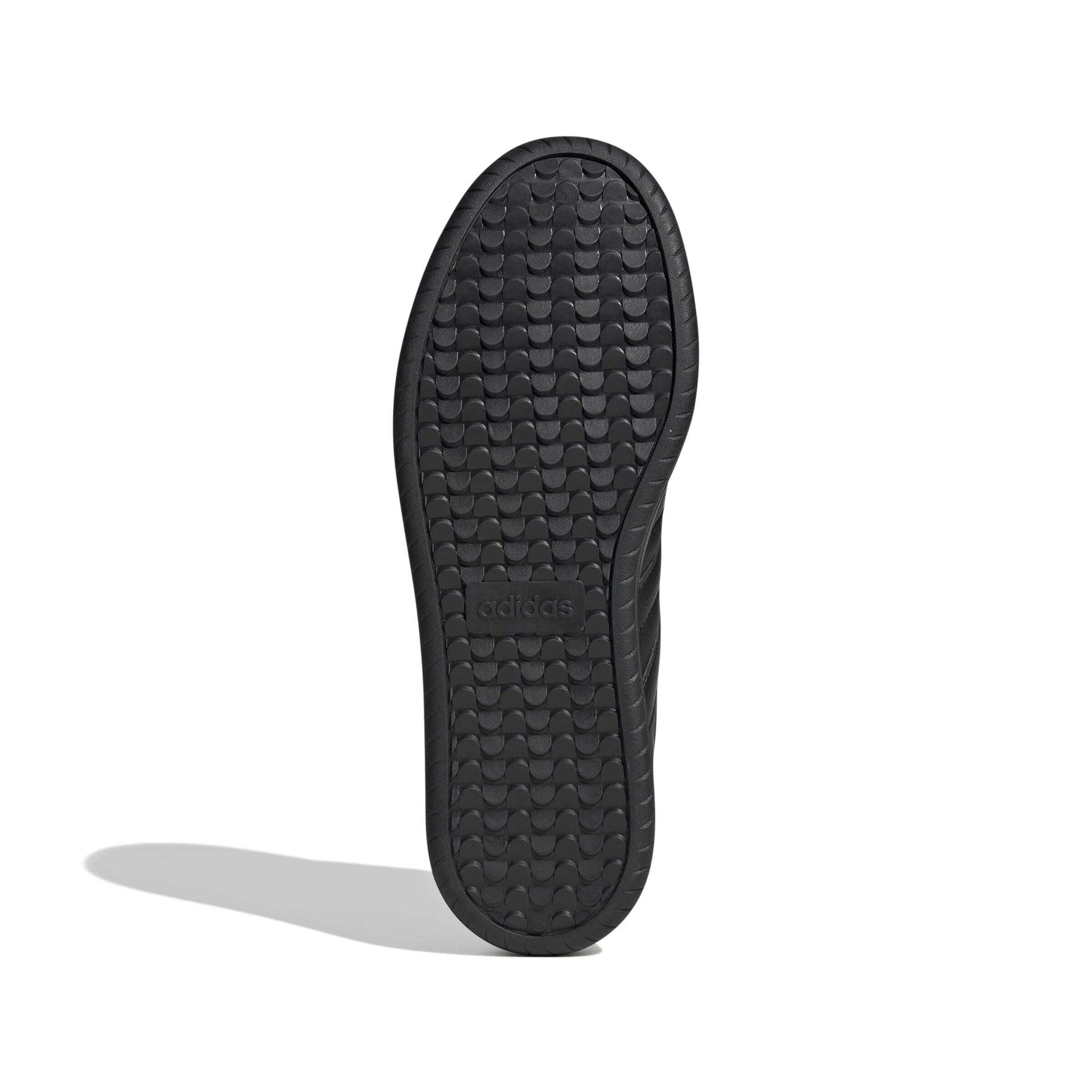 product/a/d/adidas_jr1321_4_footwear_photography_bottom_view_white-nw091625.jpg