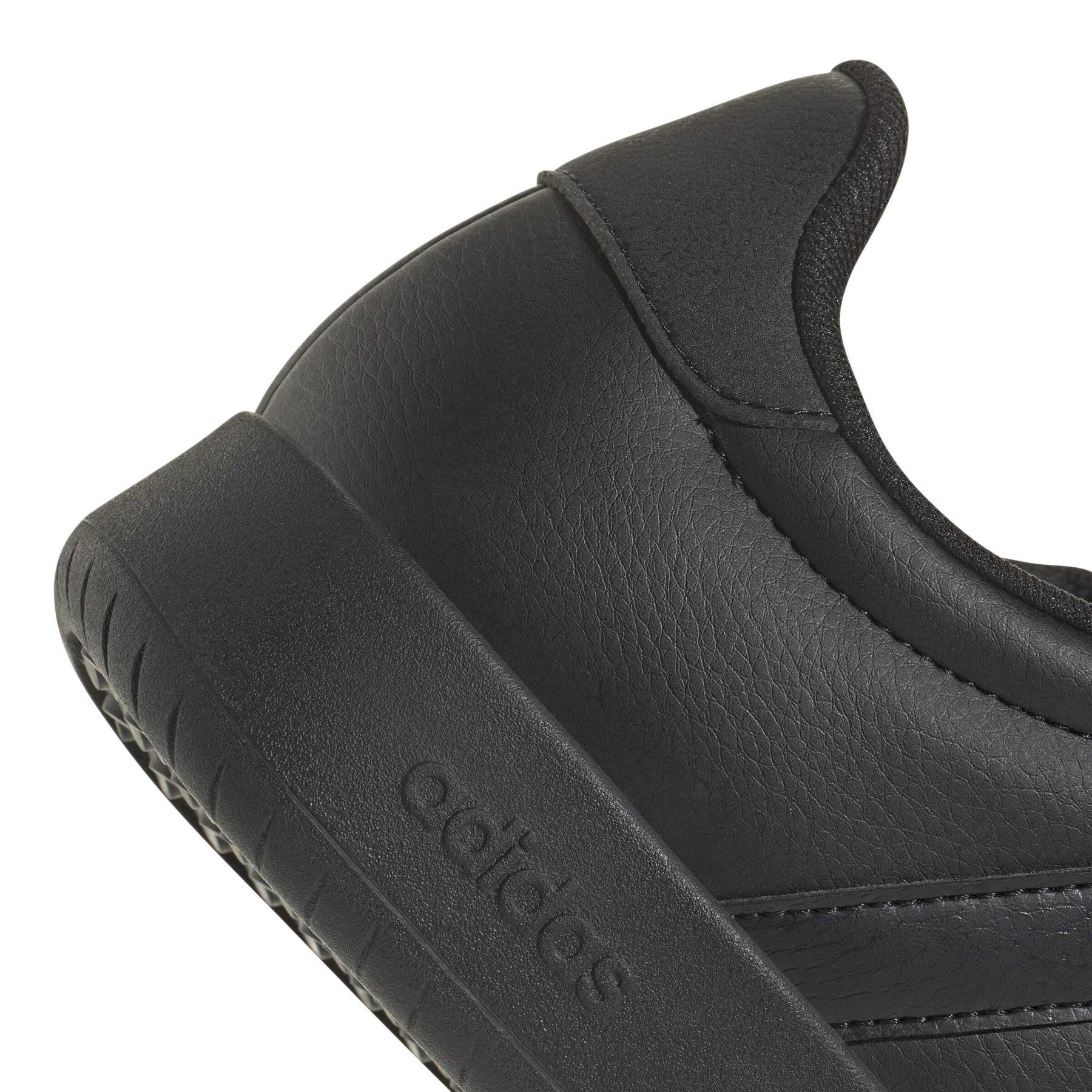 product/a/d/adidas_jr1321_9_footwear_photography_detail_view_2_white-nw091625.jpg