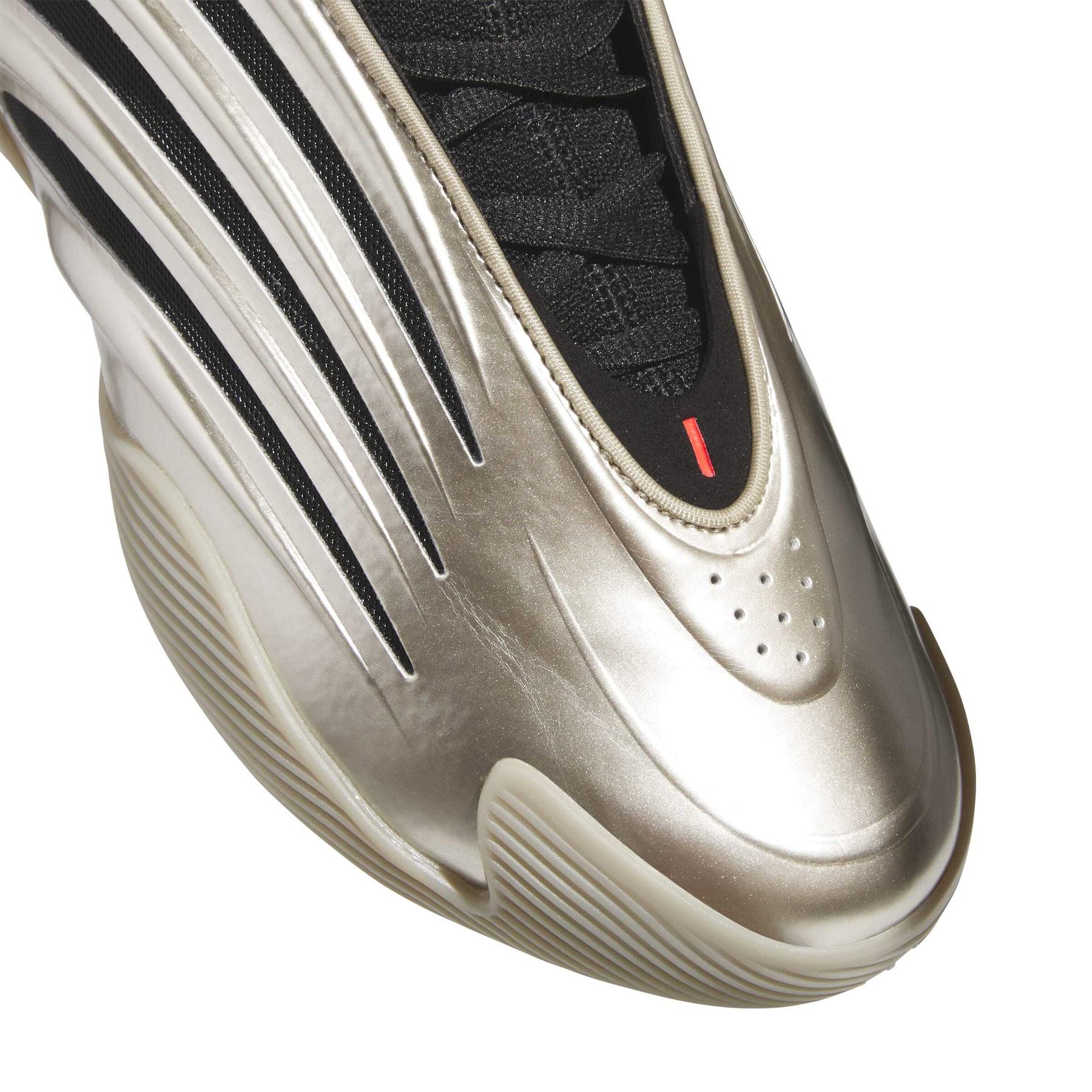 product/a/d/adidas_jr2506_9_footwear_photography_detail_view_2_white-nw091625.jpg