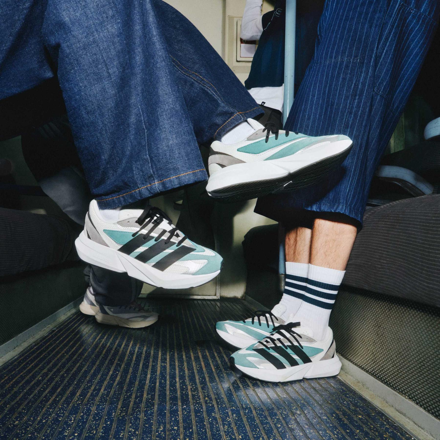 product/a/d/adidas_jr3462_17_footwear_photography_heromrktng_view_5-nw091625.jpg
