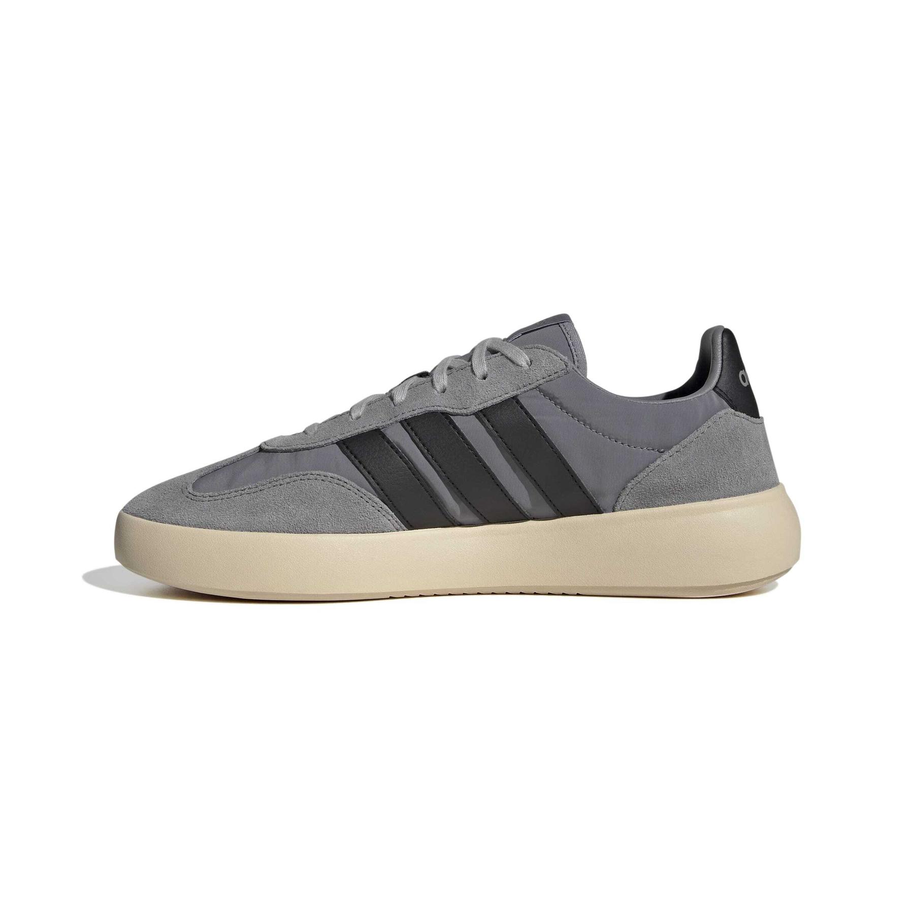 product/a/d/adidas_jr3518_5_footwear_photography_side_medial_center_view_white-nw091625.jpg