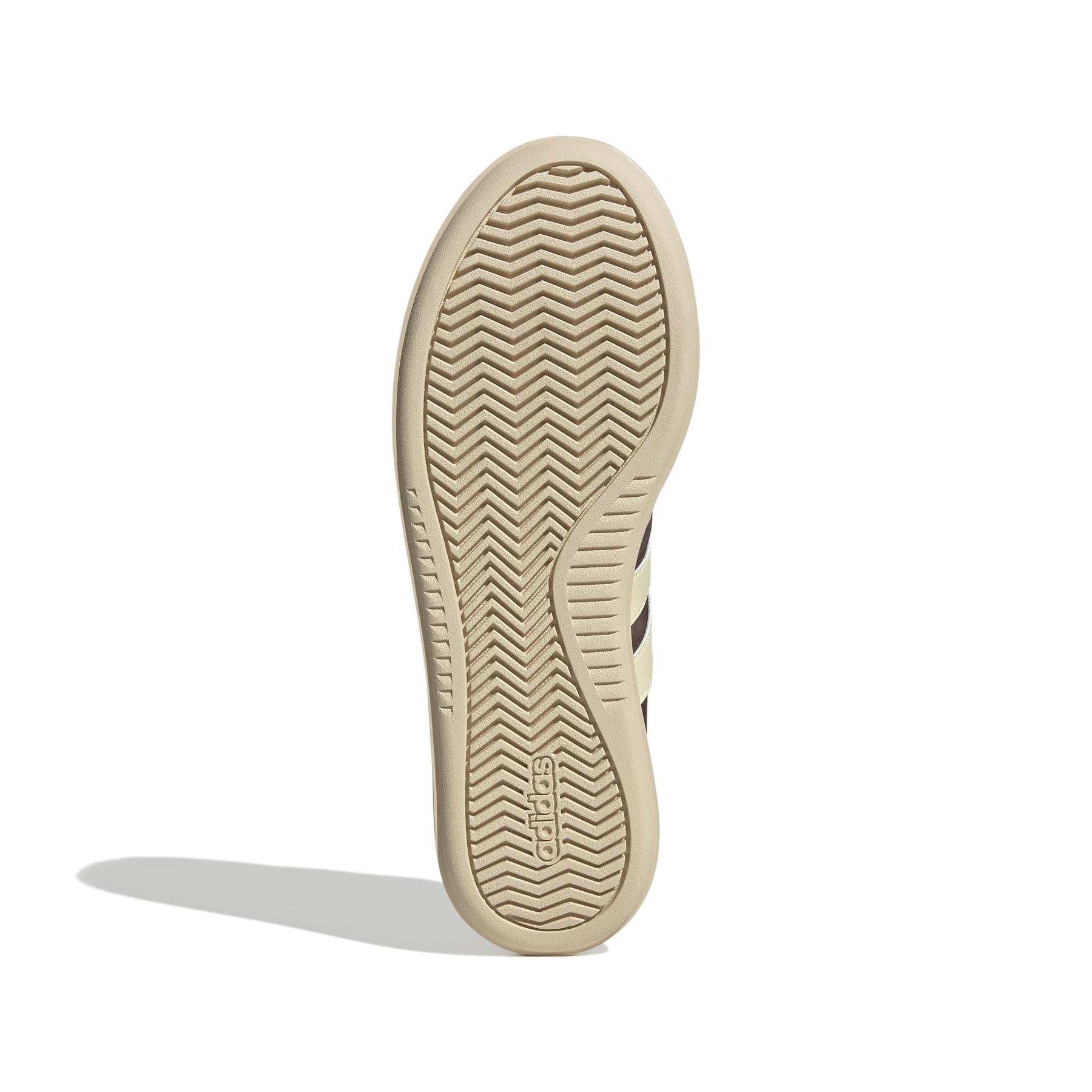 product/a/d/adidas_jr3519_4_footwear_photography_bottom_view_white-nw091625.jpg