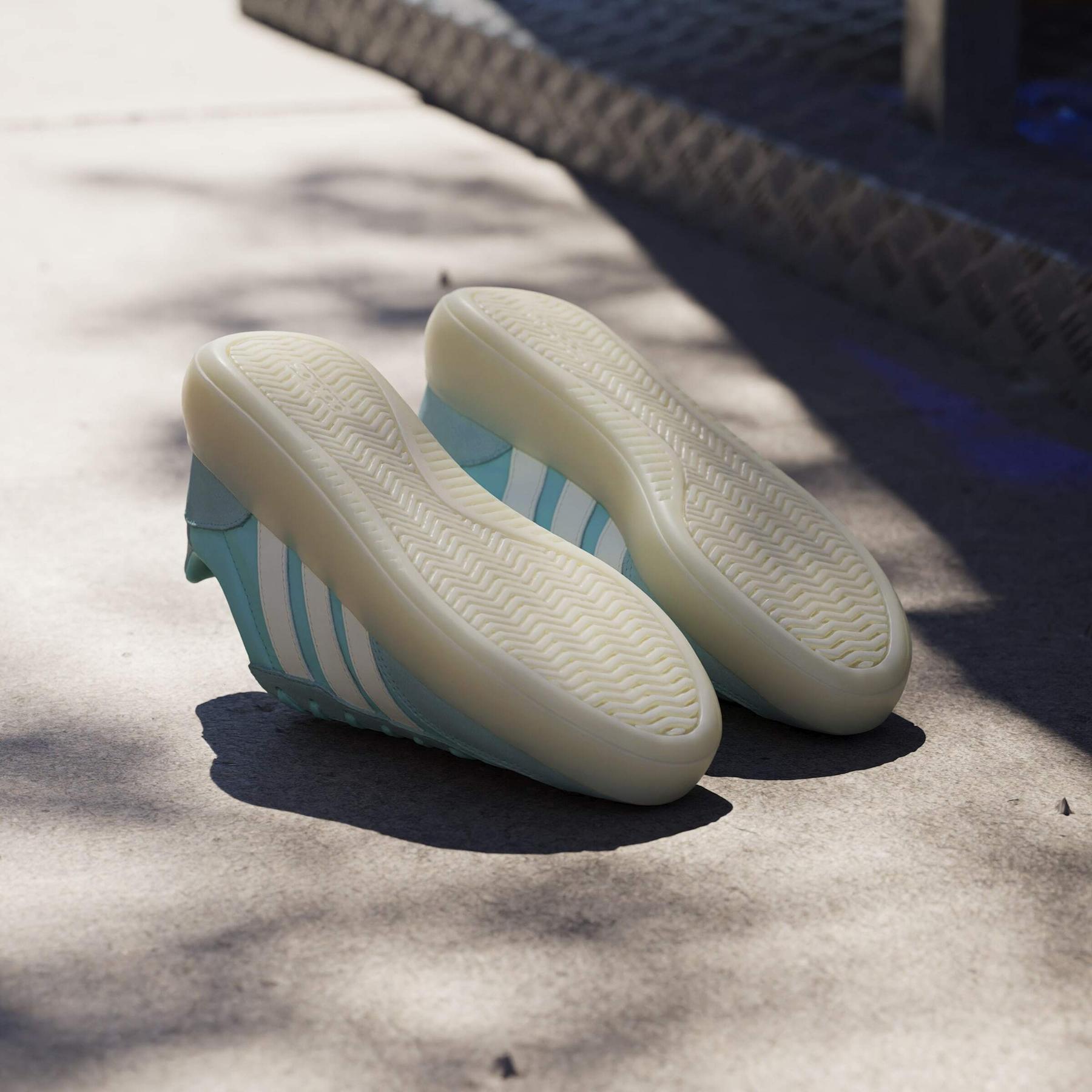 a/d/adidas_jr3541_flaaqu-owhite-minton_14.jpg