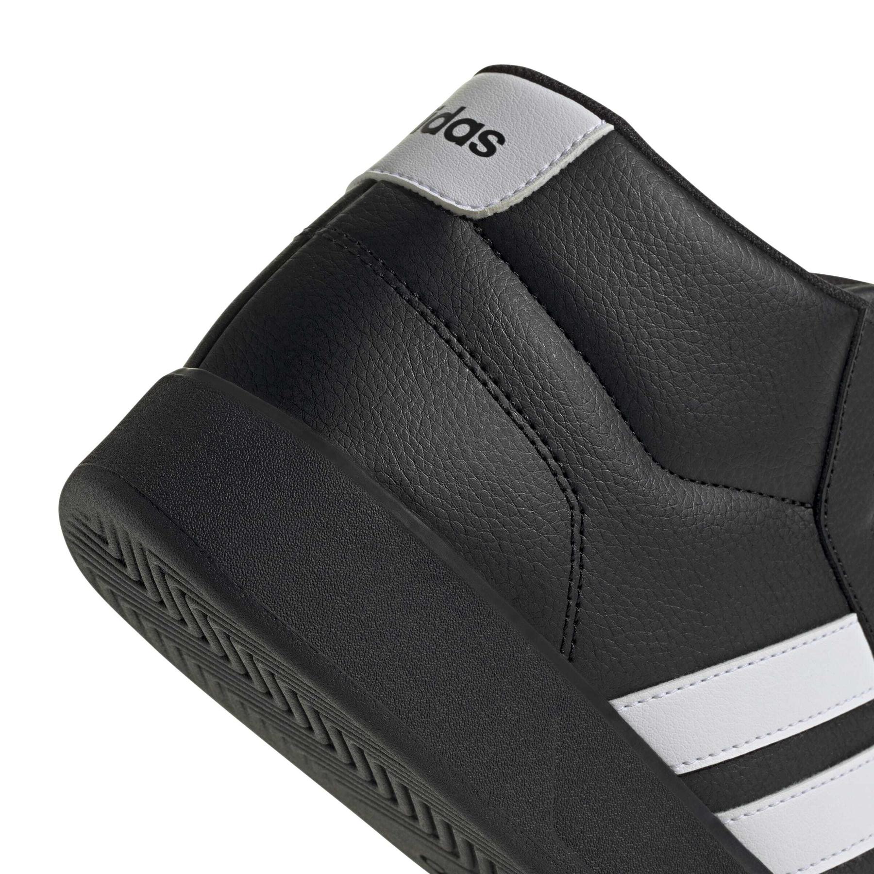 product/a/d/adidas_jr3570_9_footwear_photography_detail_view_2_white.jpg