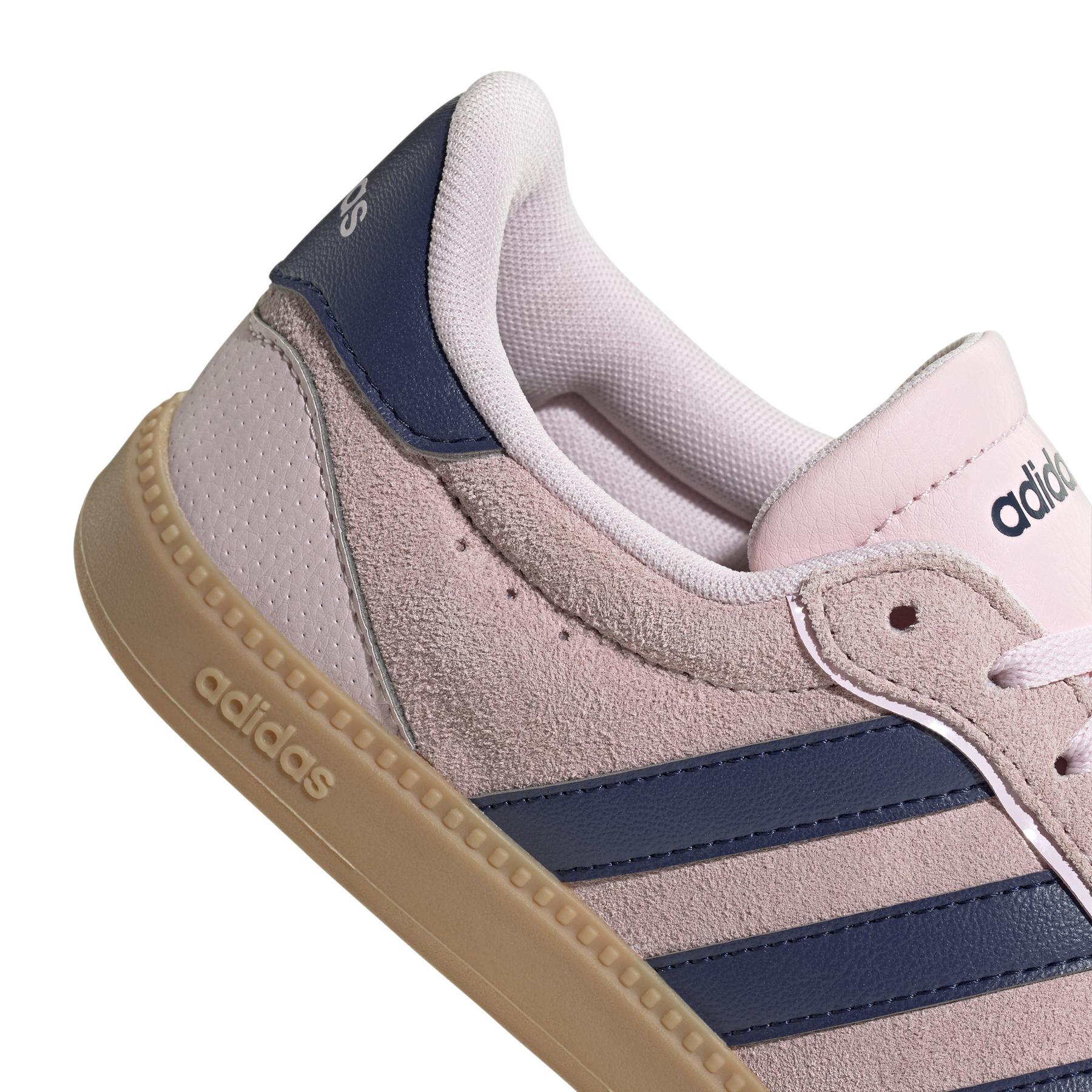 a/d/adidas_jr6906_9_footwear_photography_detail_view_2_white.jpg
