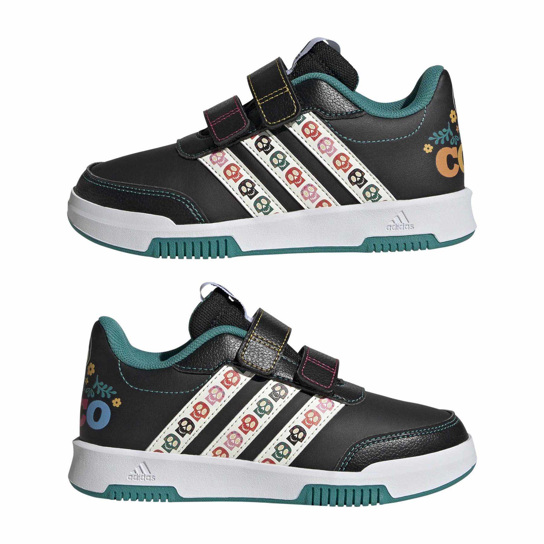product/a/d/adidas_jr8127_11_footwear_photography_mirrored_pair_view_white-nw091725.jpg
