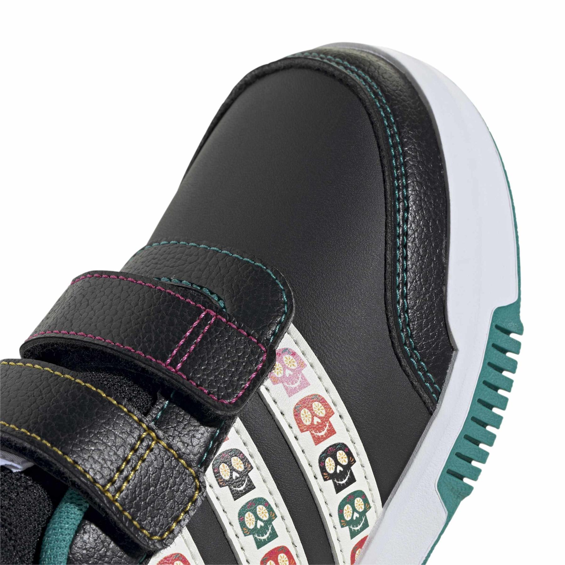 product/a/d/adidas_jr8127_9_footwear_photography_detail_view_2_white-nw091725.jpg