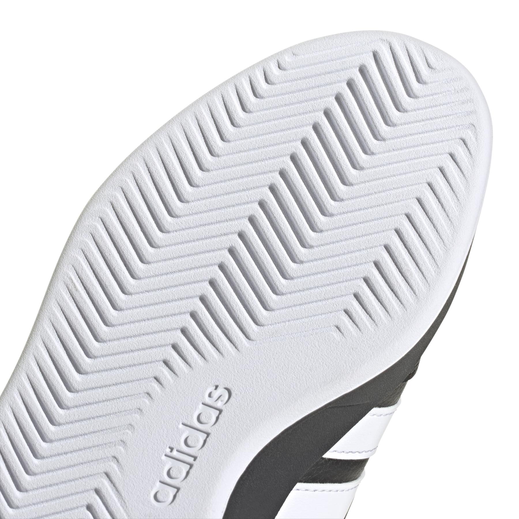 product/a/d/adidas_jr8447_9_footwear_photography_detail_view_2_white.jpg