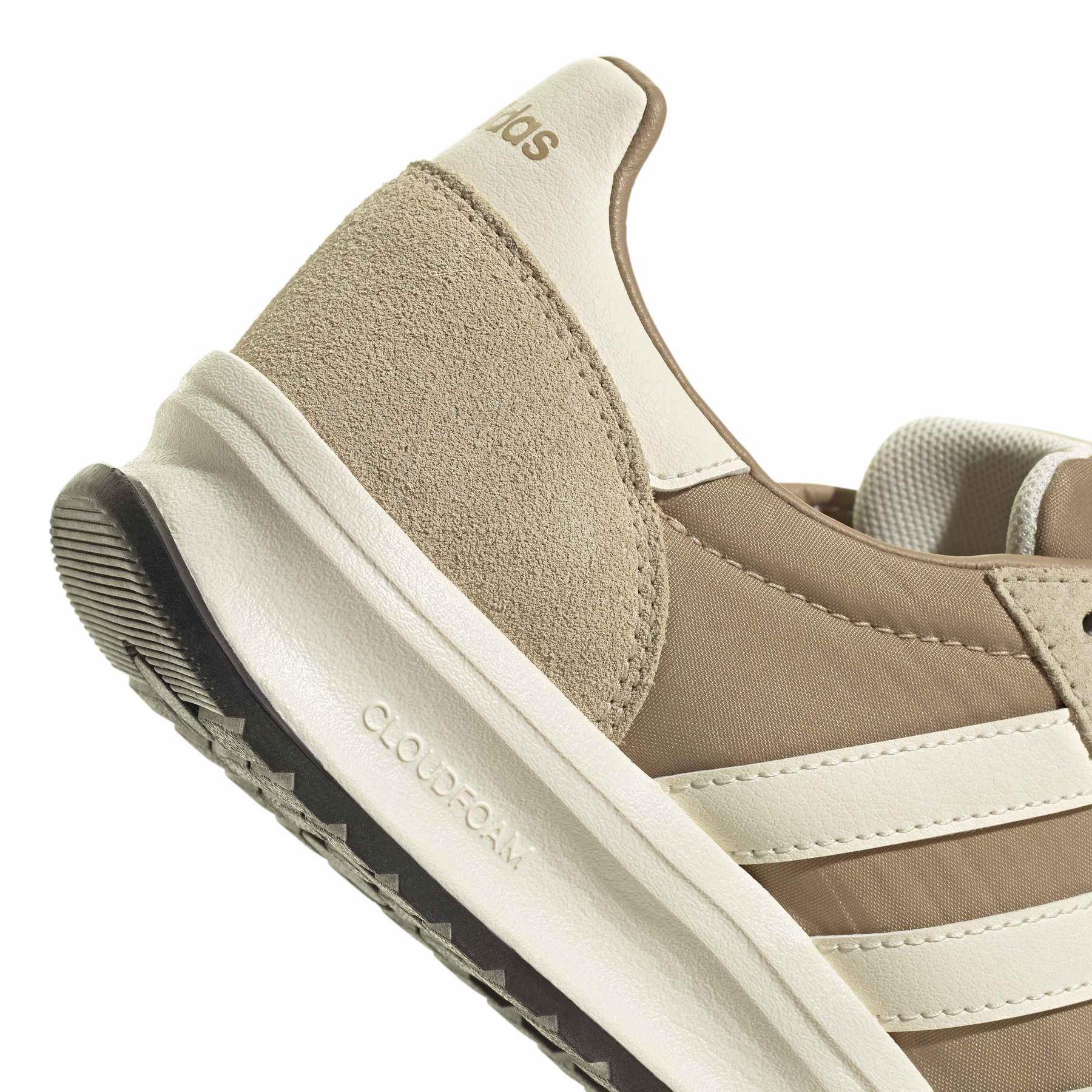 product/a/d/adidas_jr8586_9_footwear_photography_detail_view_2_white-nw091725.jpg