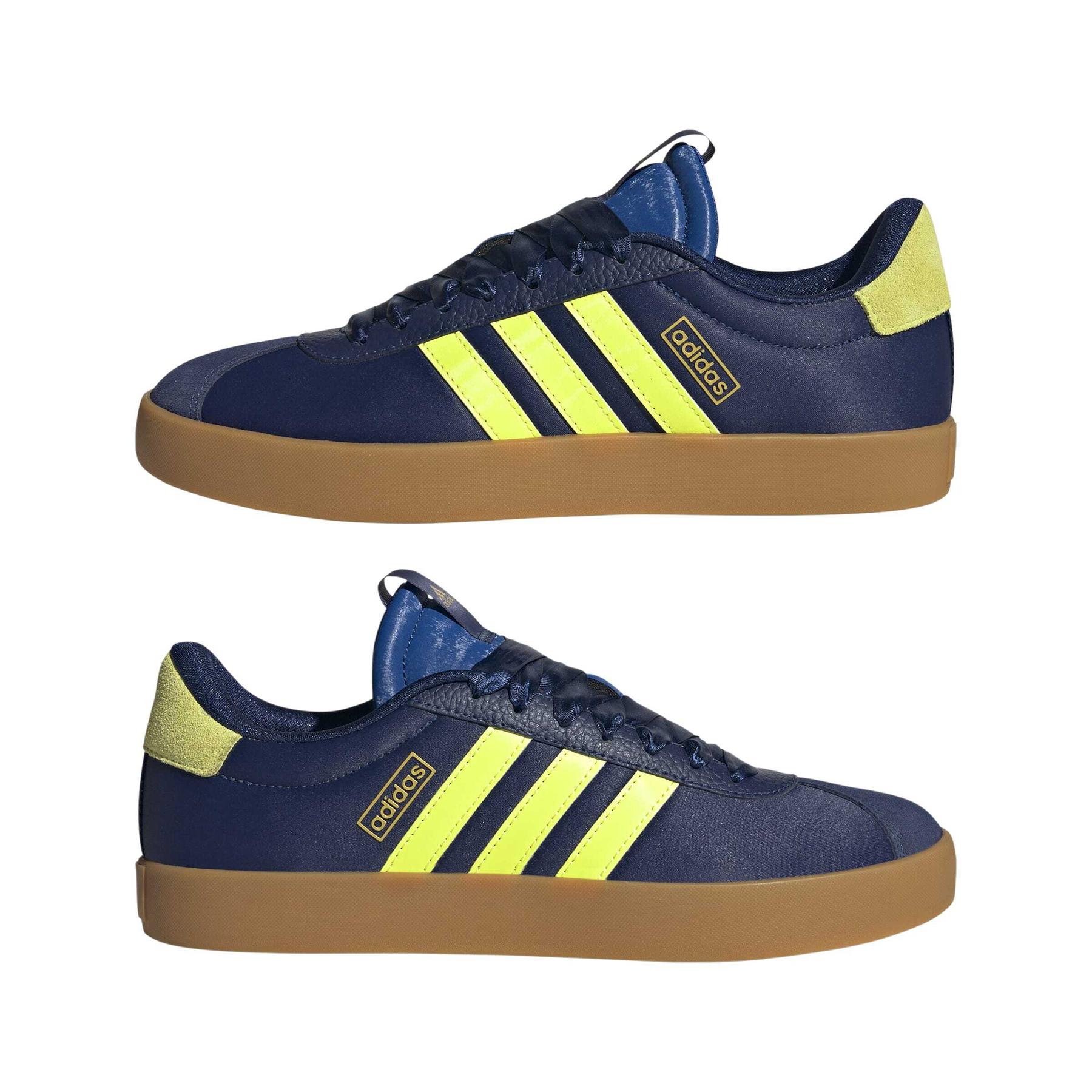 product/a/d/adidas_jr8672_10_footwear_photography_mirrored_pair_view_white-nw091725.jpg