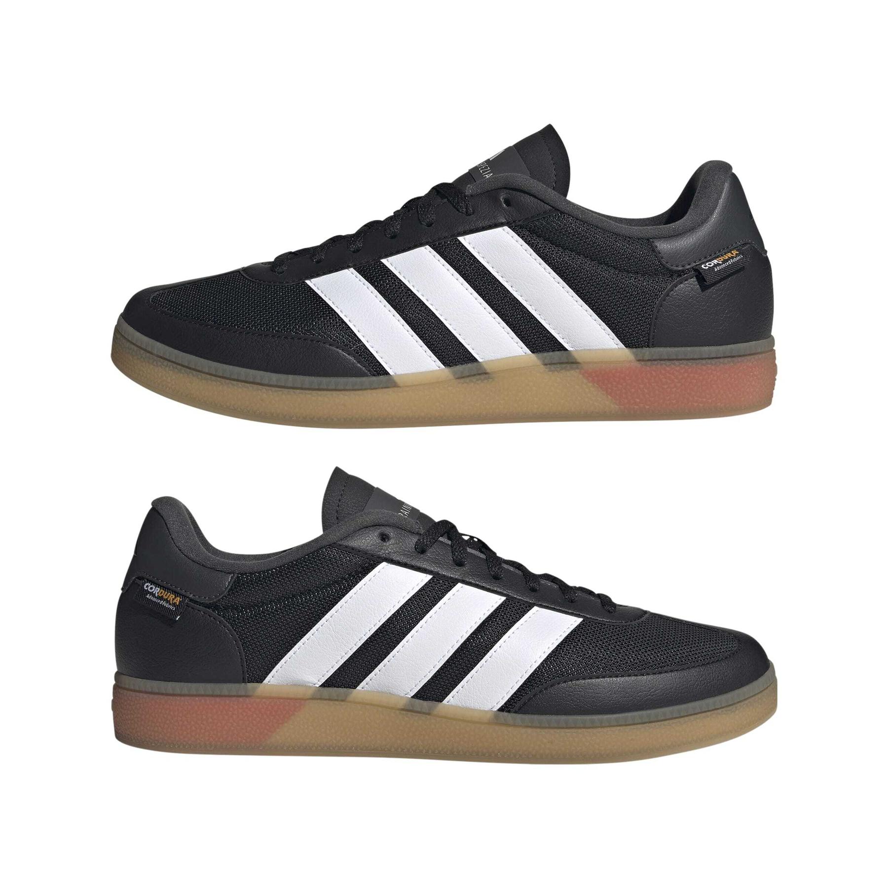 product/a/d/adidas_js3038_10_footwear_photography_mirrored_pair_view_white-nw091725.jpg