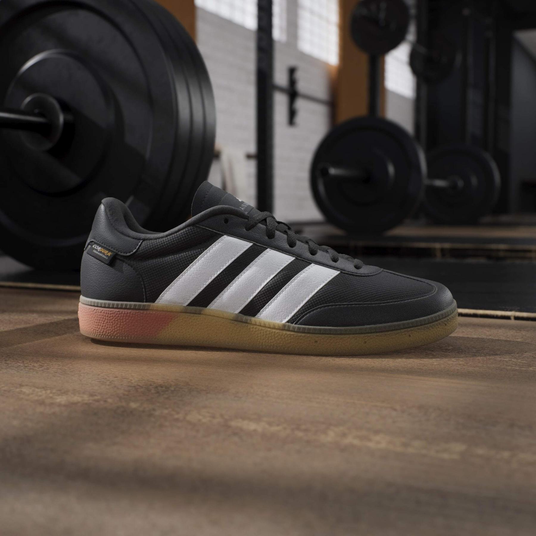 product/a/d/adidas_js3038_16_footwear_photography_heromrktng_view_3-nw091725.jpg