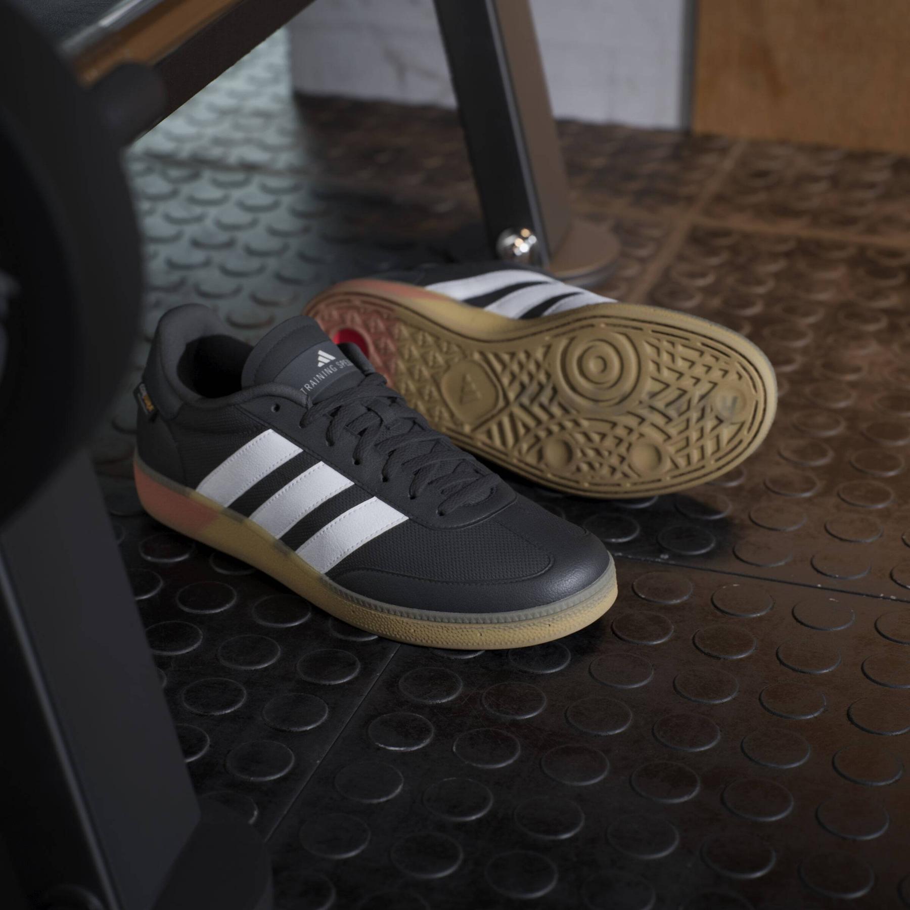 product/a/d/adidas_js3038_21_footwear_photography_heromrktng_view_8-nw091725.jpg
