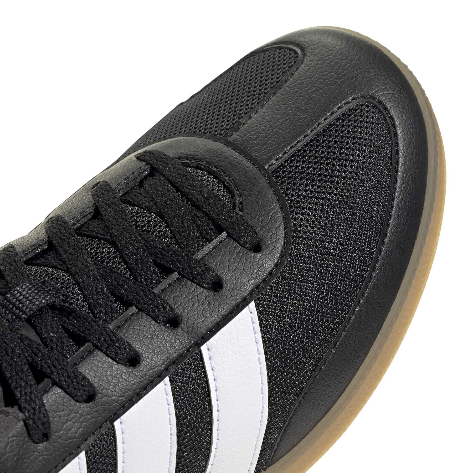 product/a/d/adidas_js3038_8_footwear_photography_detail_view_1_white-nw091725.jpg