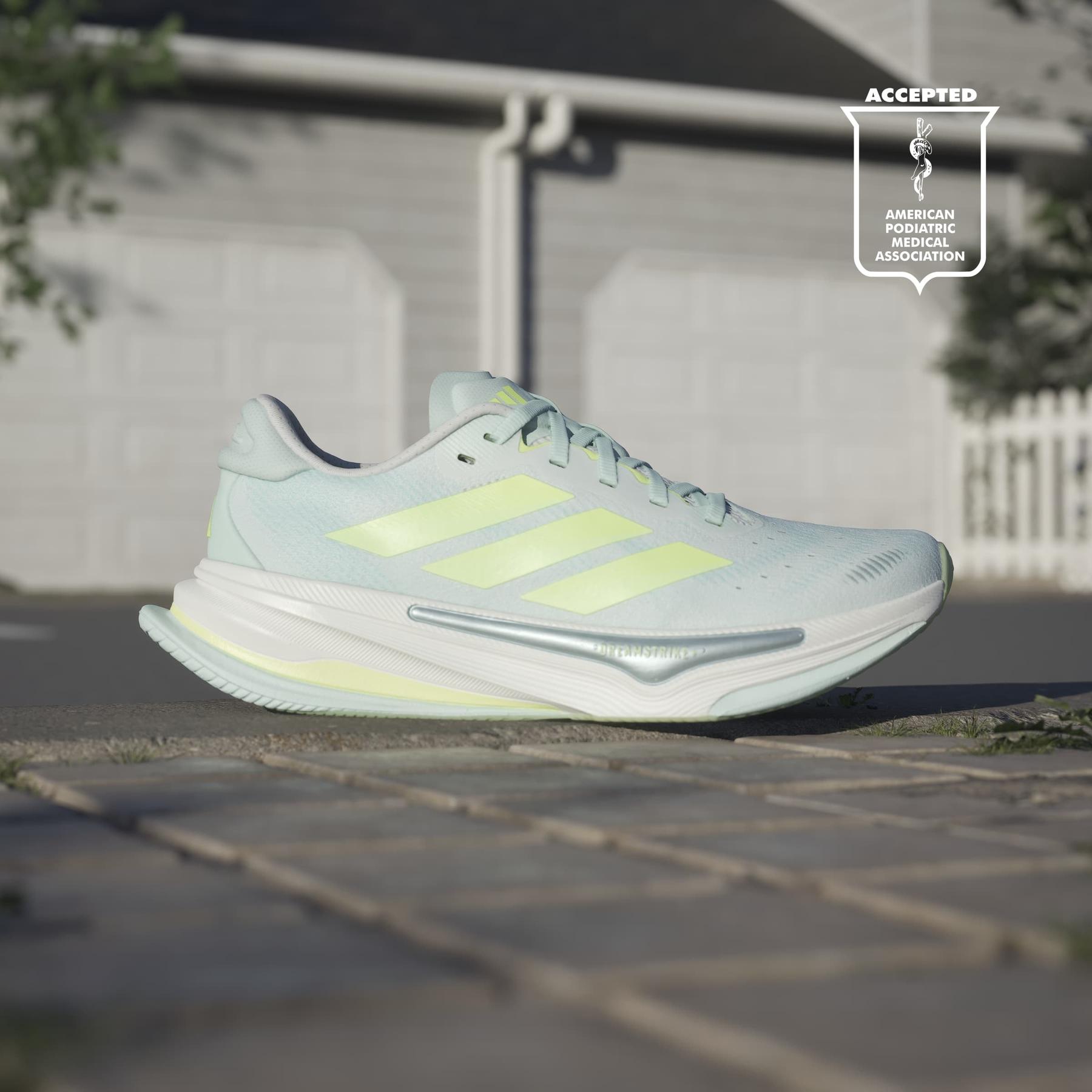 product/a/d/adidas_js3556_18_footwear_photography_heromrktng_view_3-nw091725.jpg