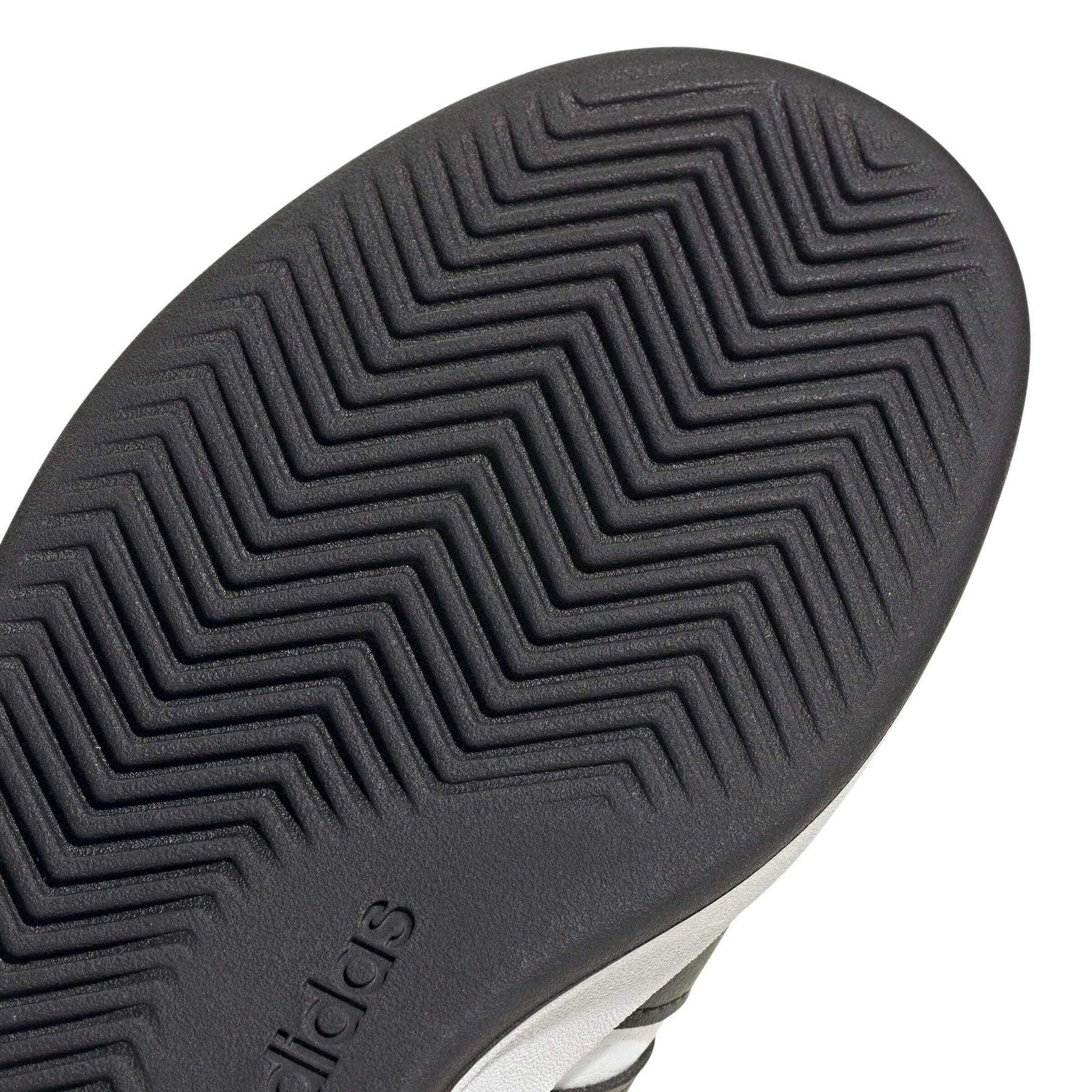 product/a/d/adidas_js3688_9_footwear_photography_detail_view_2_white-nw091725.jpg