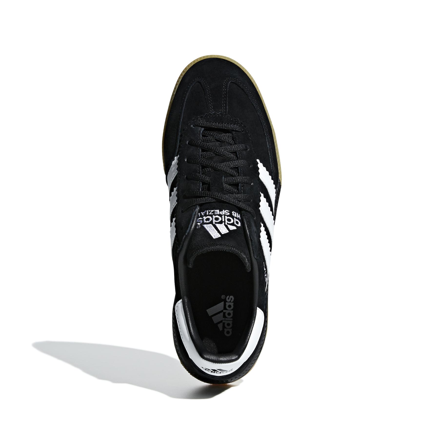 product/a/d/adidas_m18209_3_footwear_photography_top_portrait_view_white_000.jpg