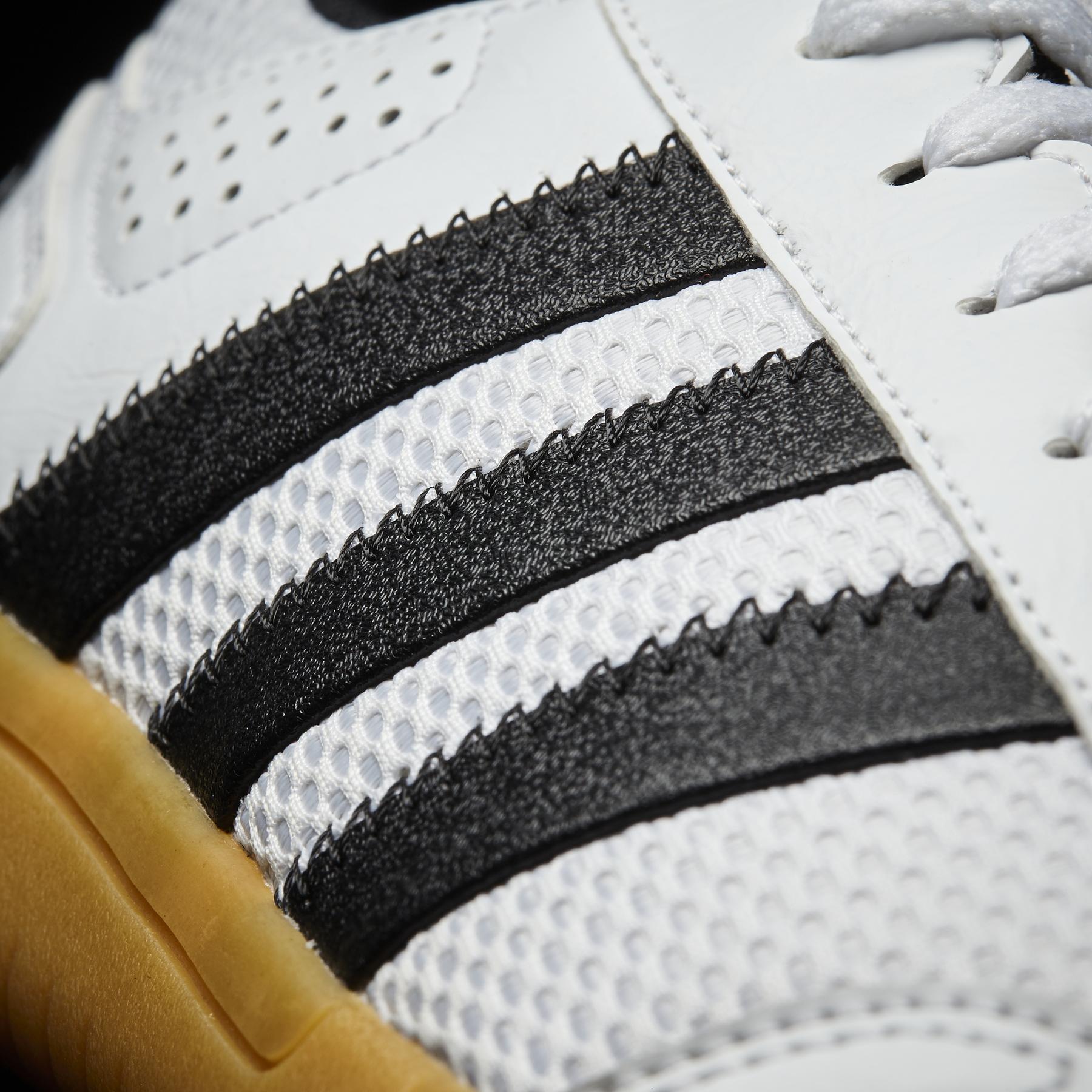 product/a/d/adidas_q20927_12_footwear_photography_detail_view_3_white_000.jpg