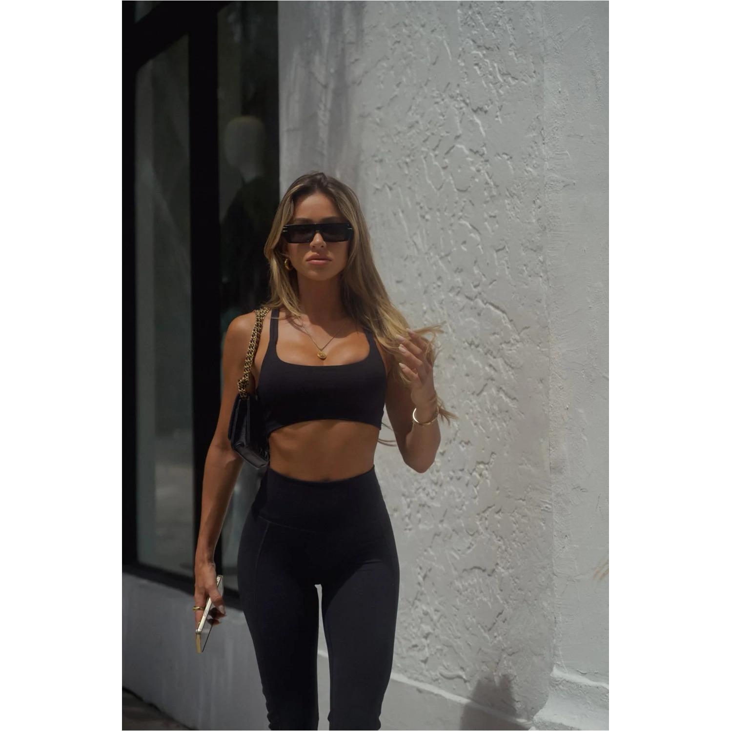 f/a/fabletics_ba2355231-0001_black_4.jpg