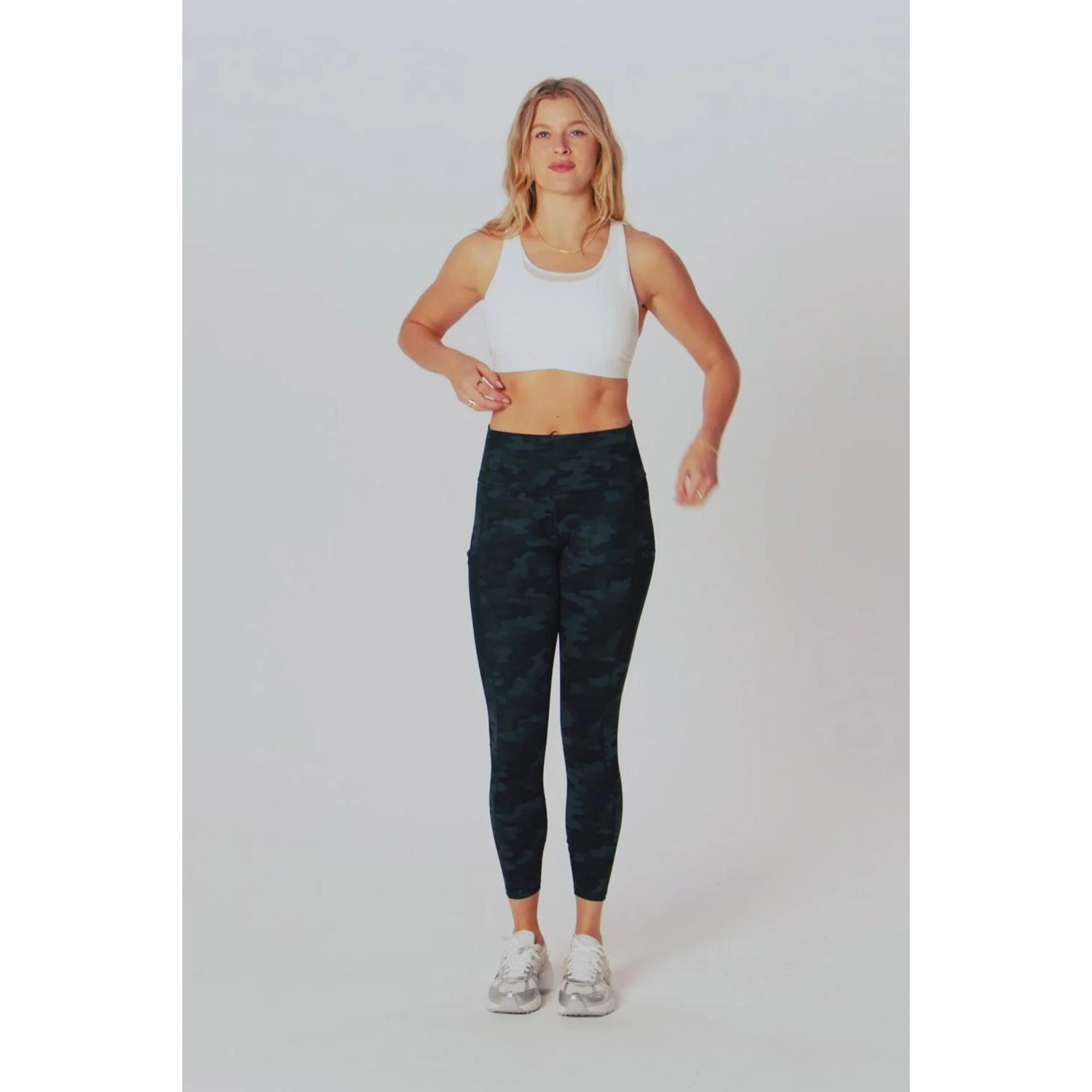 f/a/fabletics_ba2500539-0001_black_5.jpg