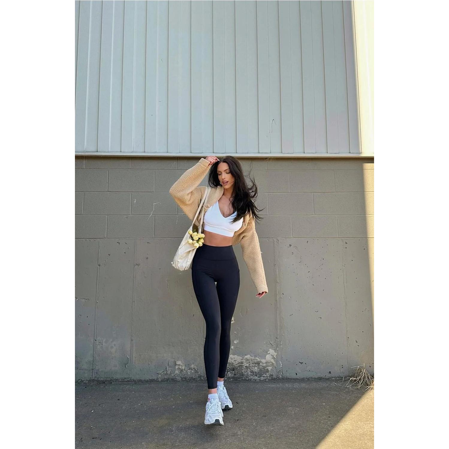 f/a/fabletics_lg2041749-0001_black_6.jpg