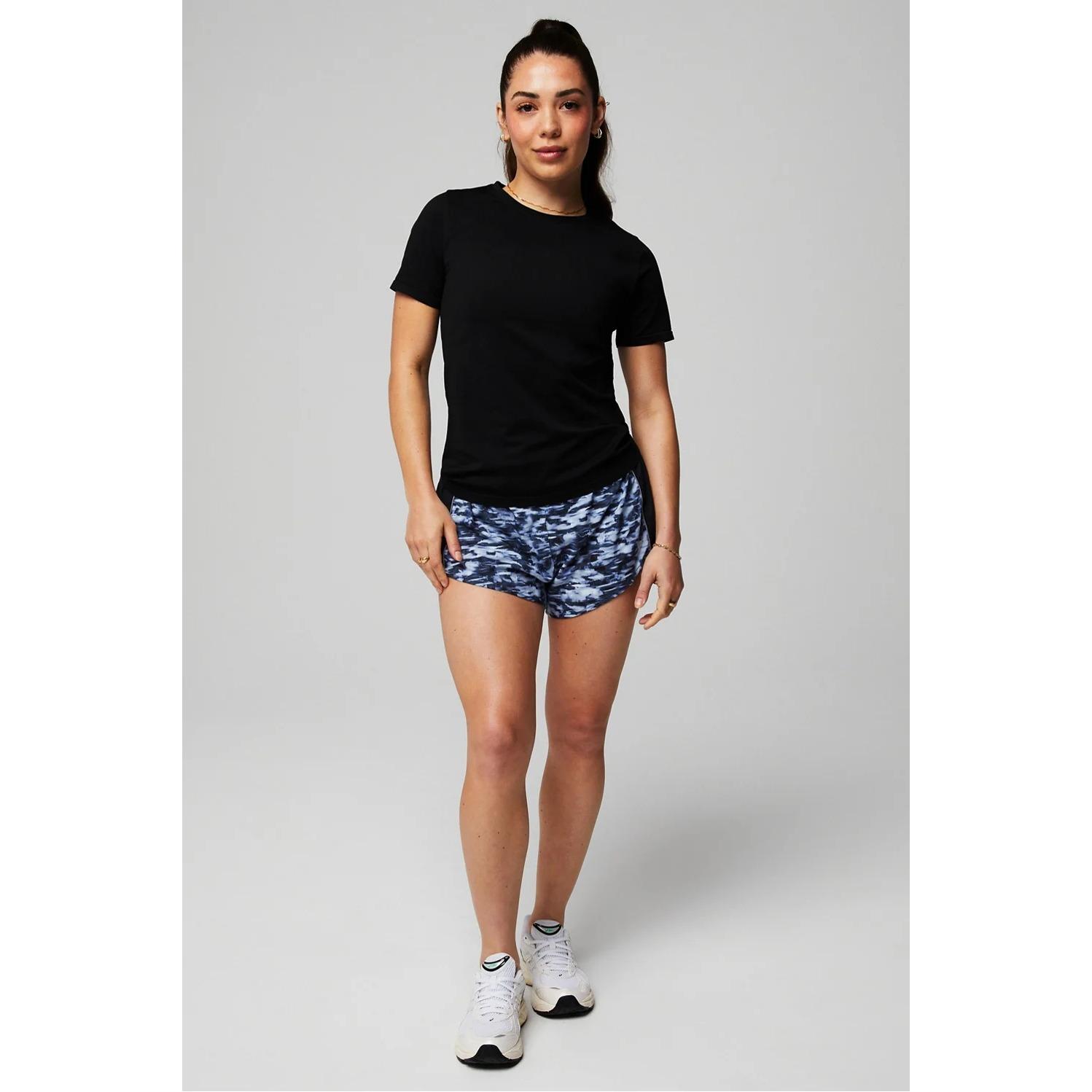 product/f/a/fabletics_ss2459005-0001_black_3.jpg