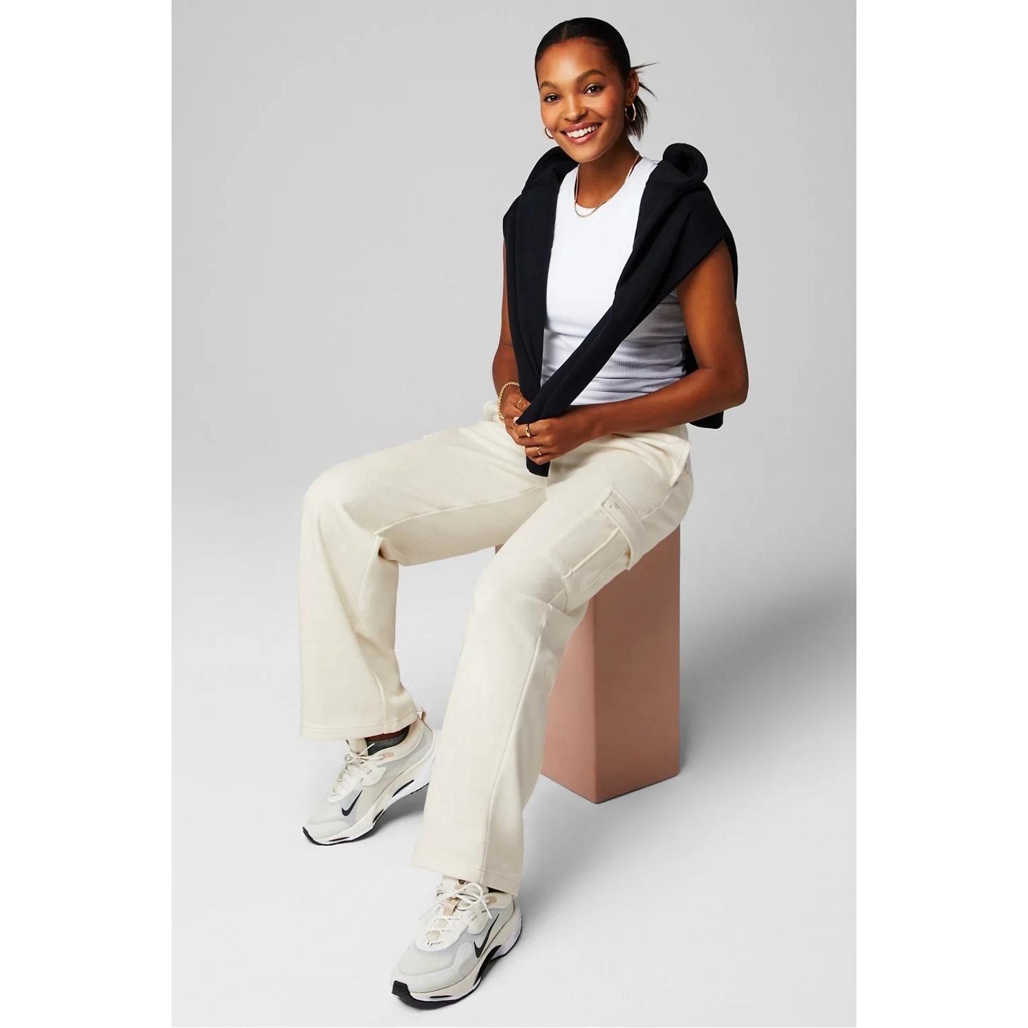 product/f/a/fabletics_tk2356180-3570_classic-white_3.jpg