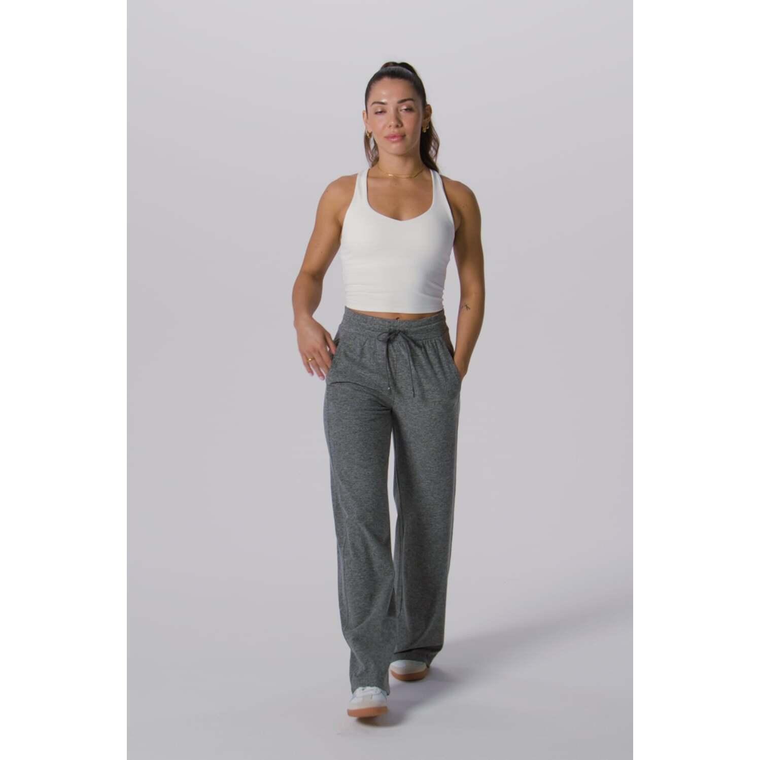 f/a/fabletics_tk2458598-3570_classic-white_6.jpg