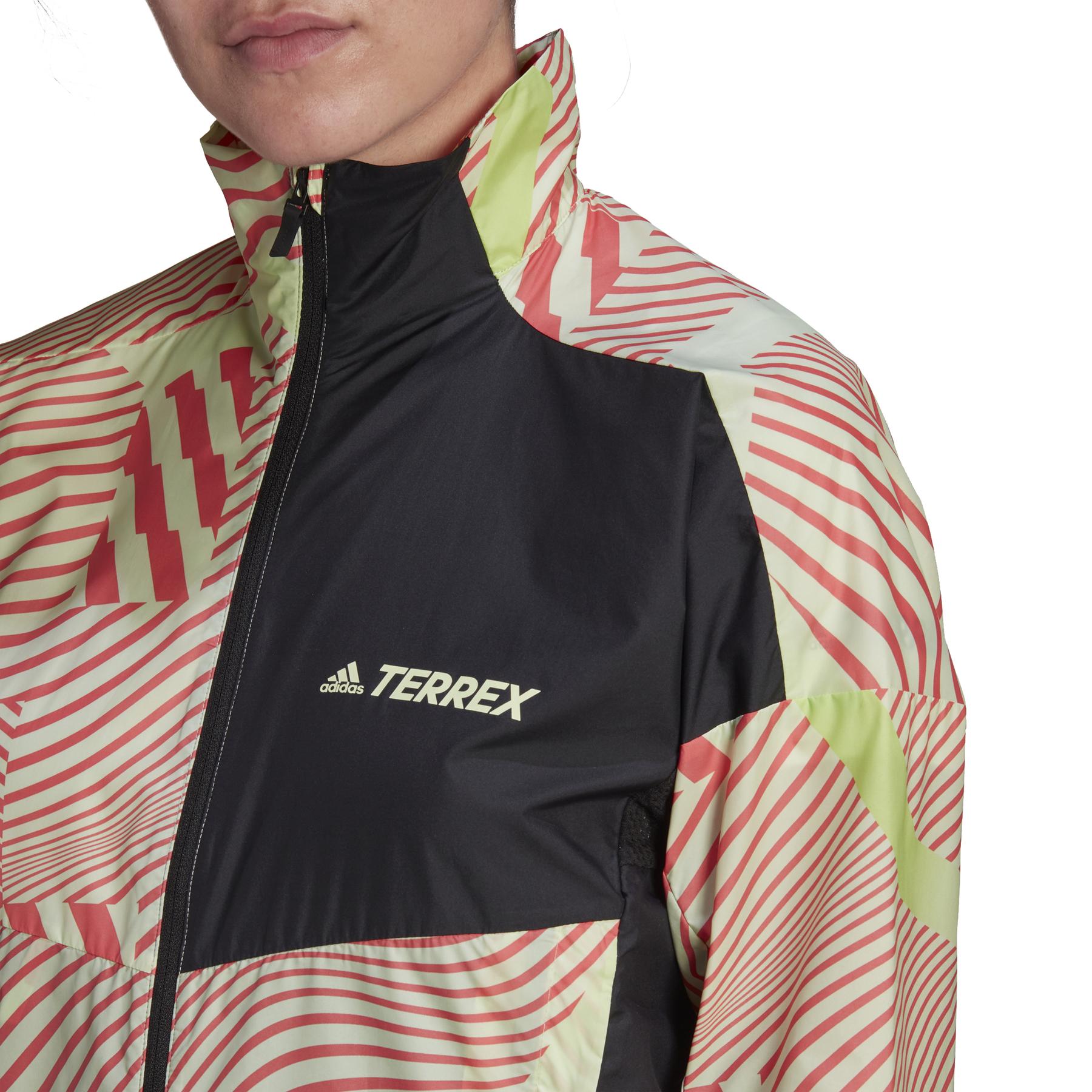 product/h/1/h11746_app_on-model_detail-1_white.jpg