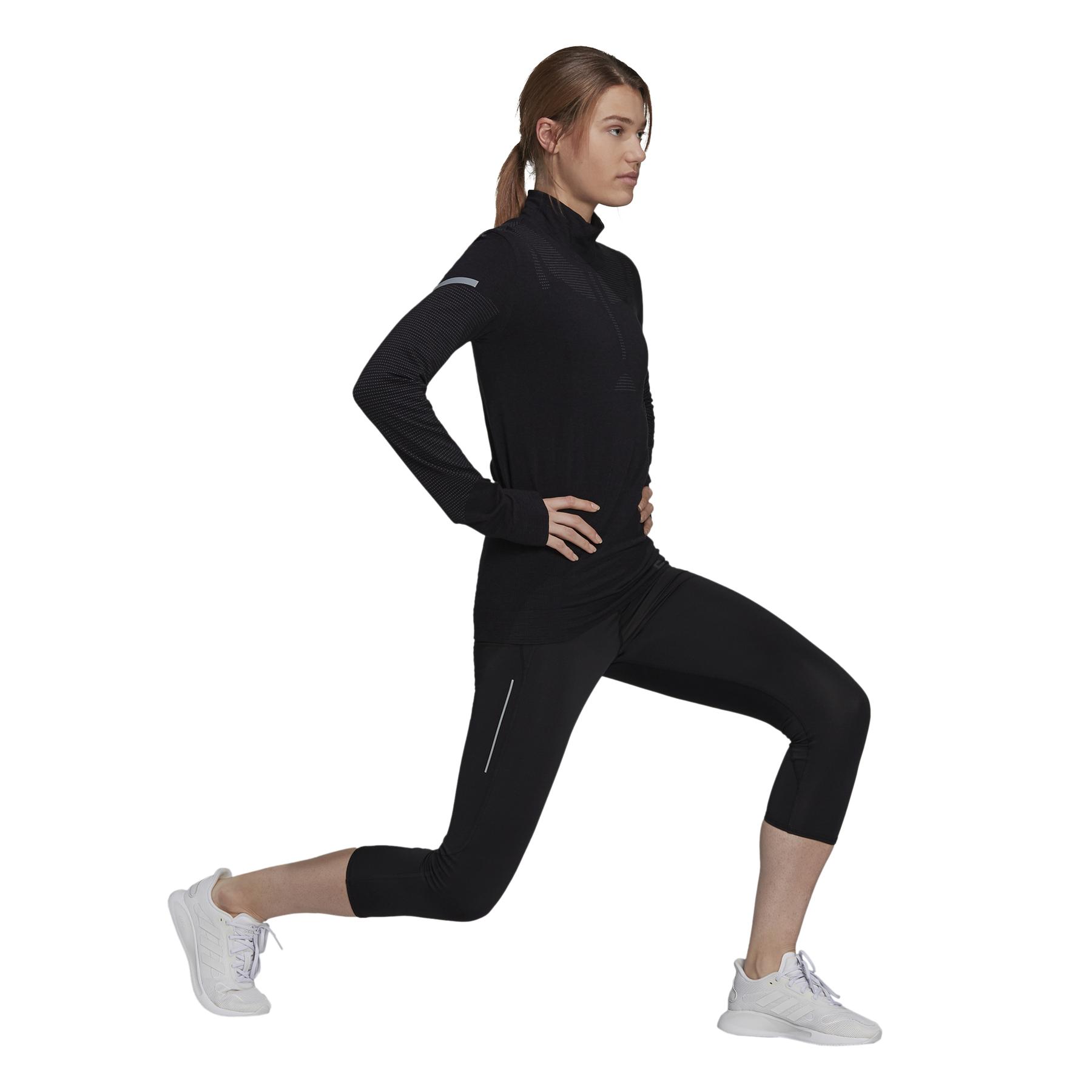 product/h/1/h13228_app_on-model_walking_white.jpg