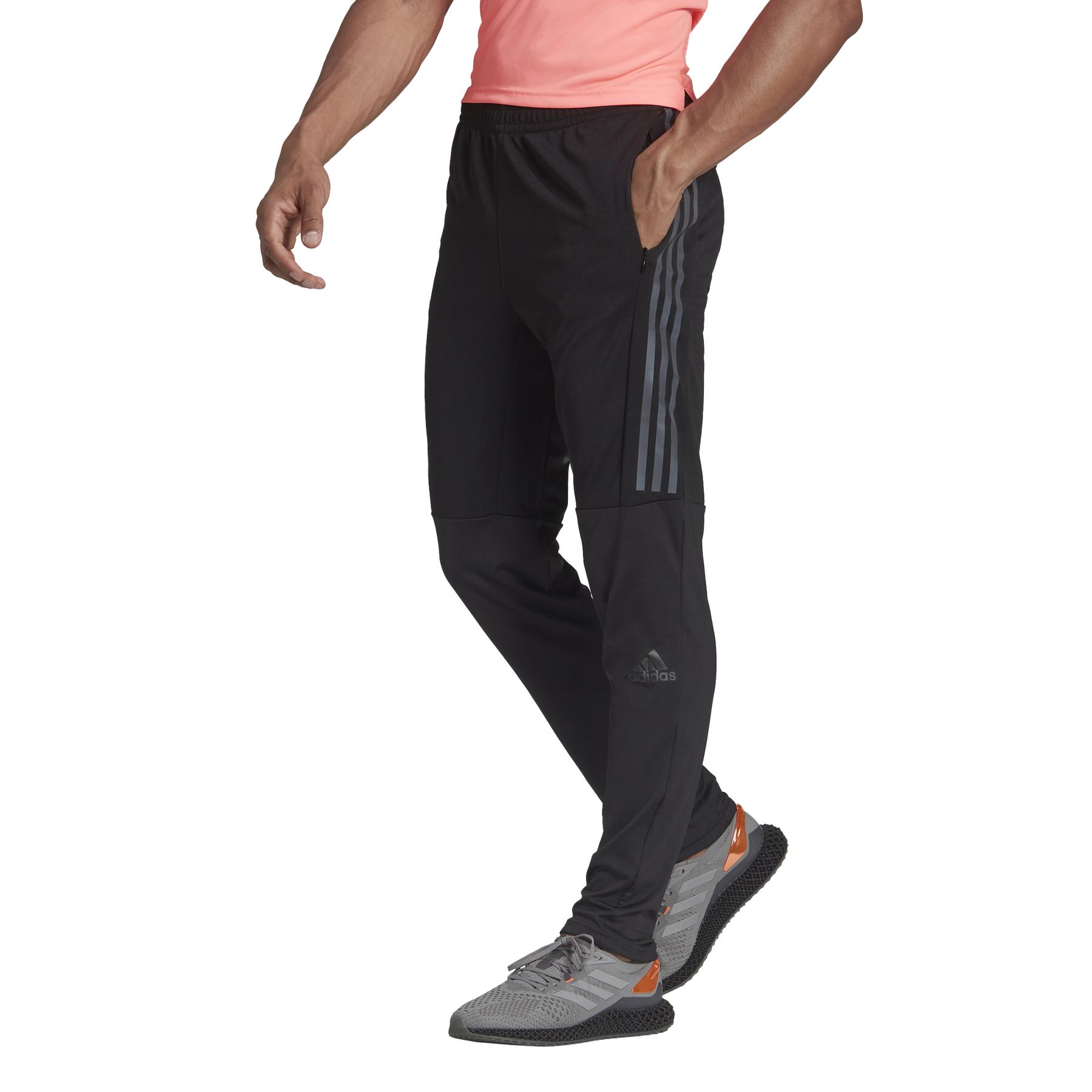 product/h/e/he2470_app_on-model_standard_white.jpg