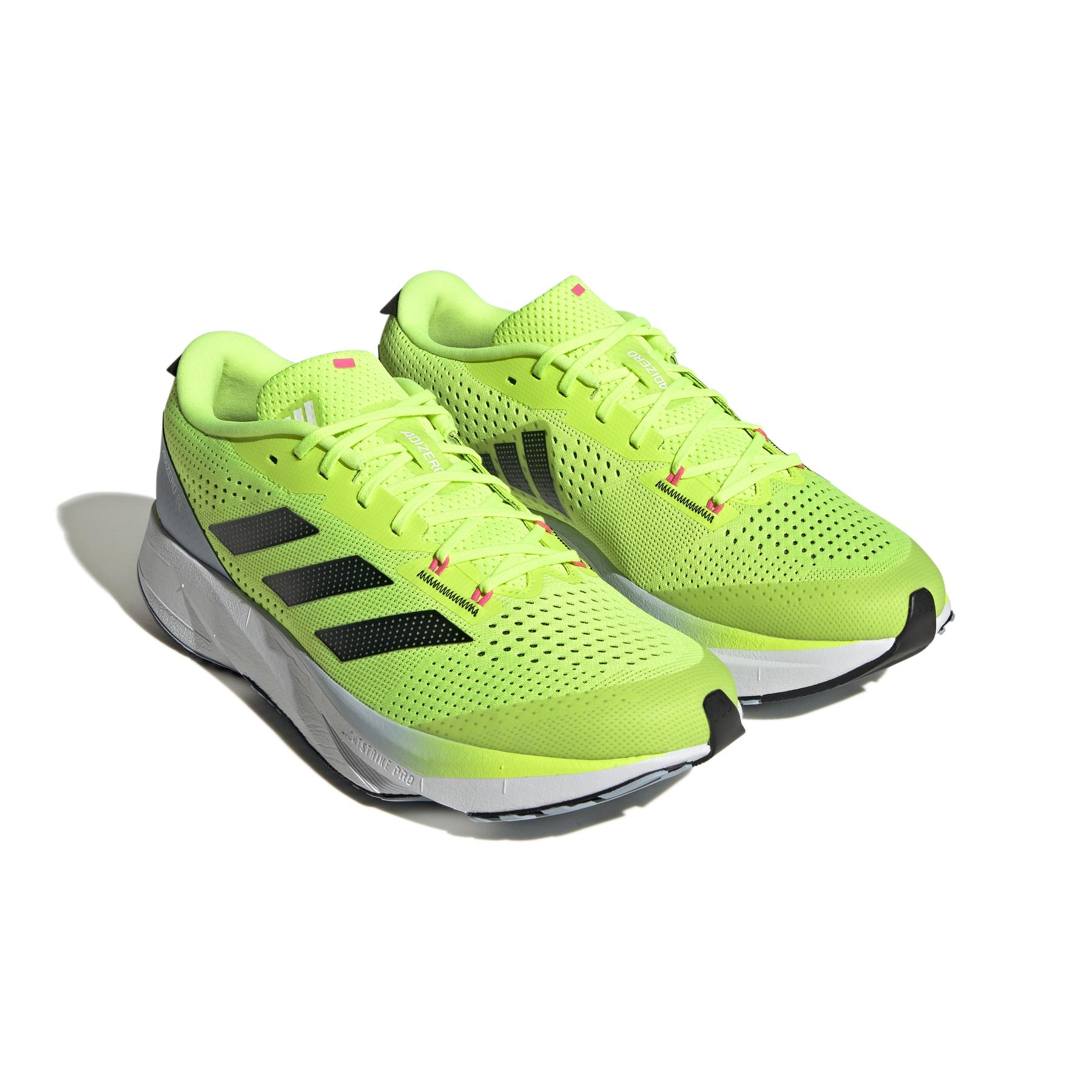 h/q/hq7231_6_footwear_photography_front_lateral_top_view_white.jpg