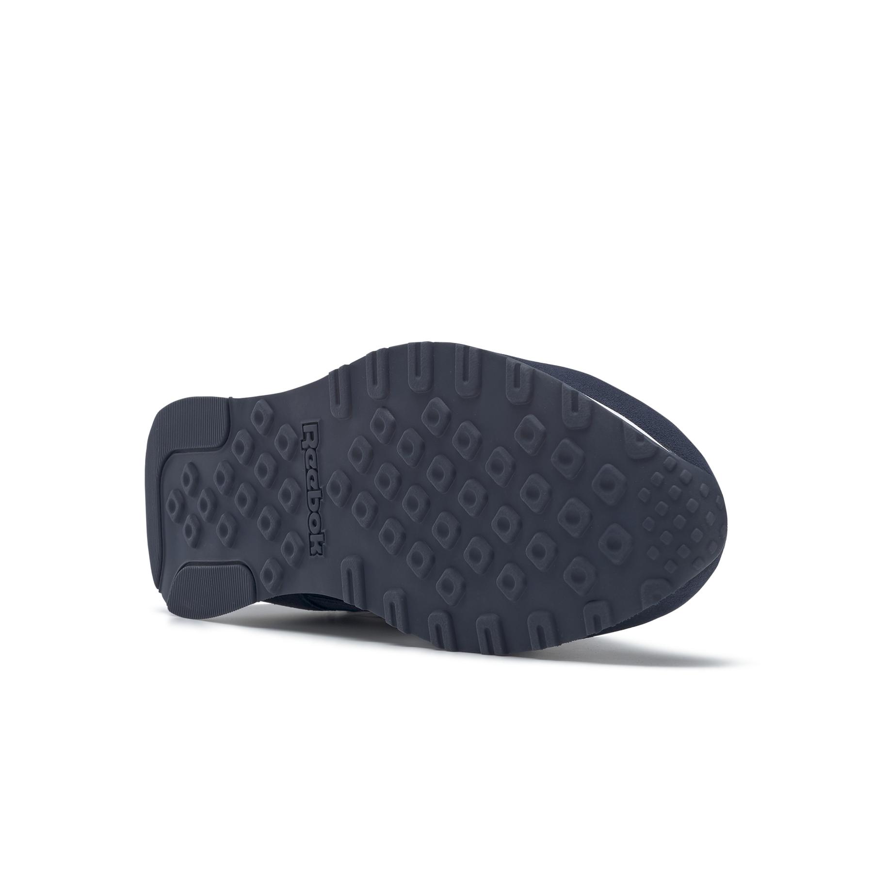 product/r/e/reebok-classics_bs7967_3_footwear_photography_bottom_view_white_000.jpg