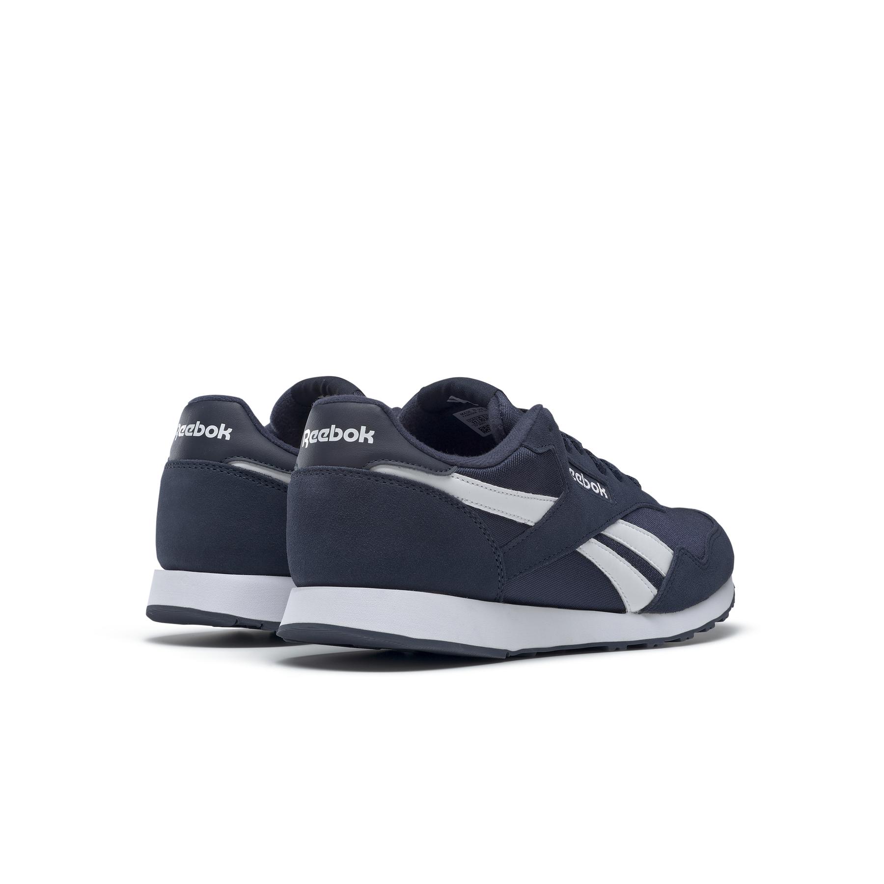 product/r/e/reebok-classics_bs7967_6_footwear_photography_back_lateral_top_view_white_000.jpg