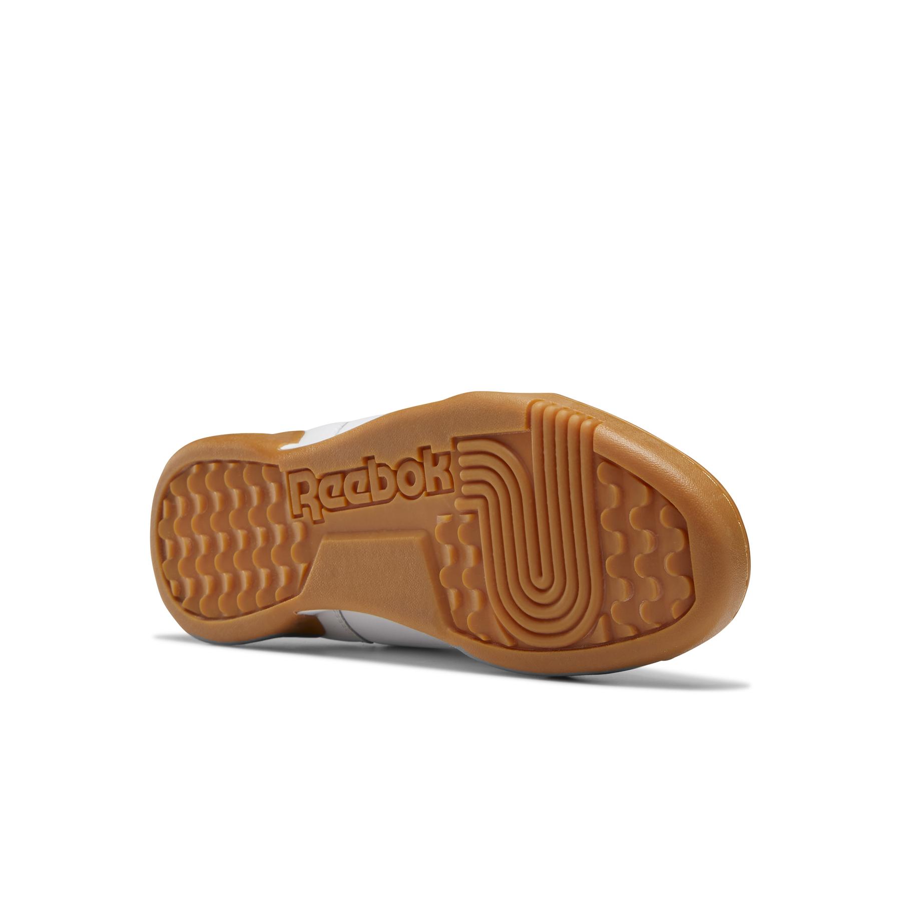 product/r/e/reebok-classics_cn2126_4_footwear_photography_bottom_view_white_000.jpg