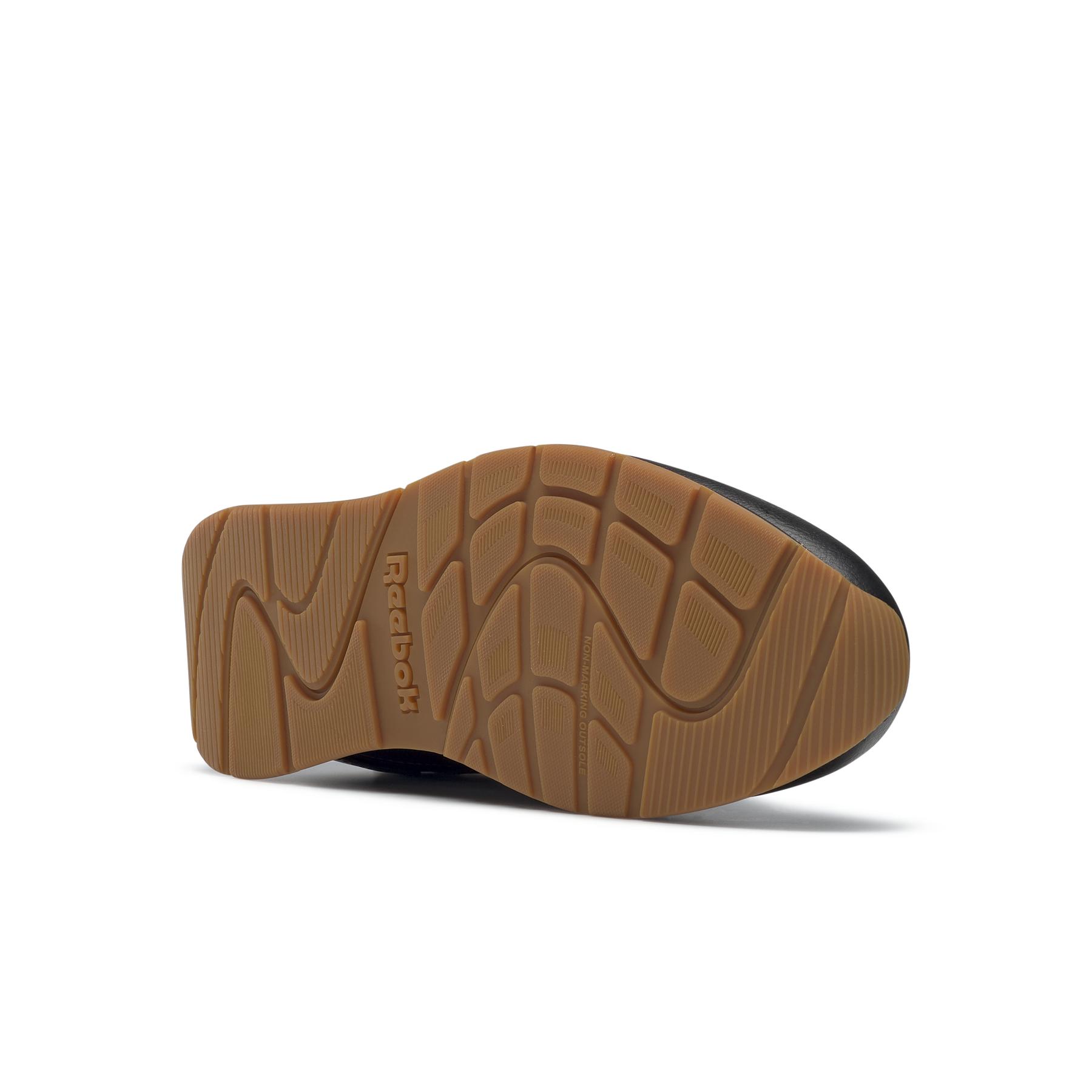 product/r/e/reebok-classics_dv5411_4_footwear_photography_bottom_view_white_000.jpg