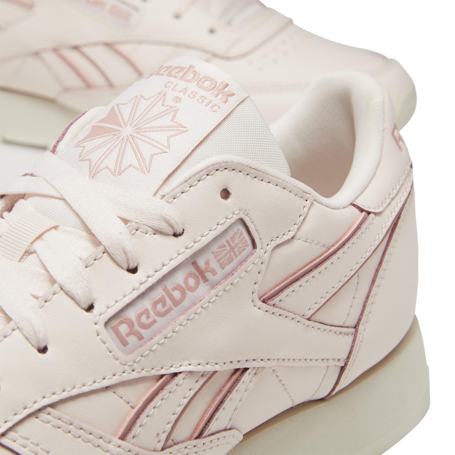 product/r/e/reebok-classics_dv8432_8_footwear_photography_detail_view_2_white_000.jpg
