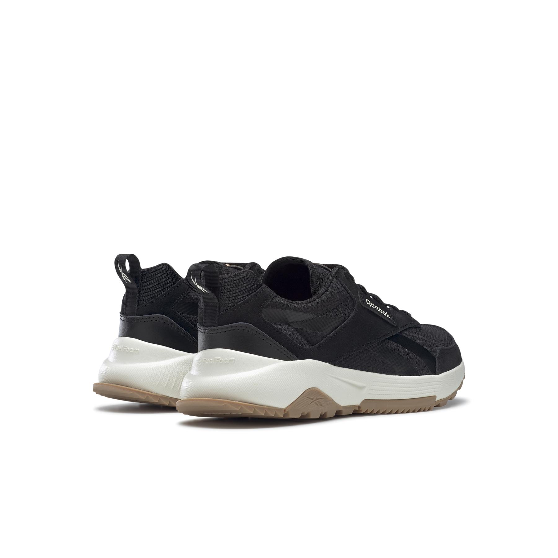 product/r/e/reebok-classics_fz4371_6_footwear_photography_back_lateral_top_view_white_000.jpg
