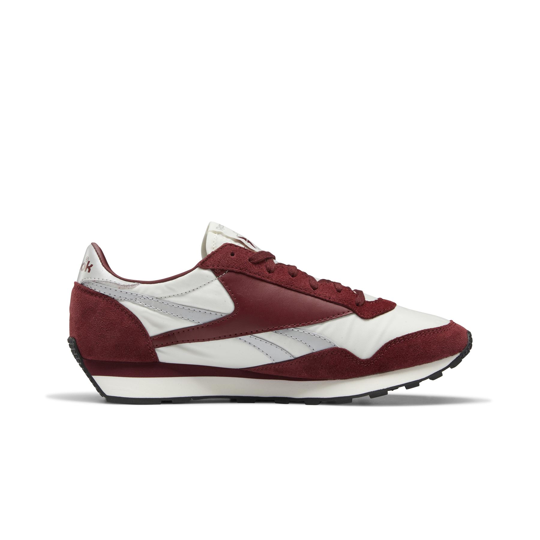 r/e/reebok-classics_gw3407_4_footwear_photography_side_medial_center_view_white_000.jpg