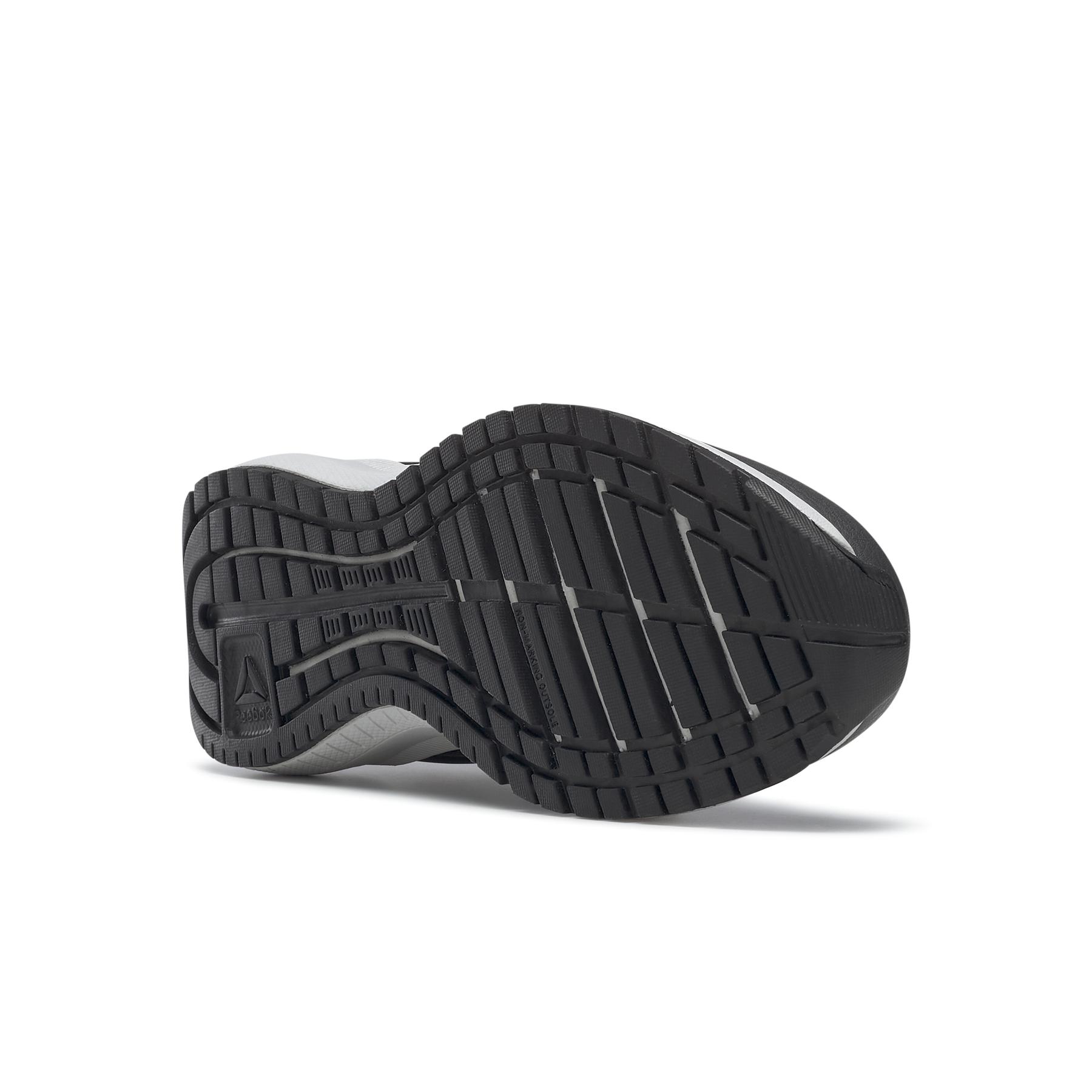product/r/e/reebok_g57453_3_footwear_photography_bottom_view_white_000.jpg