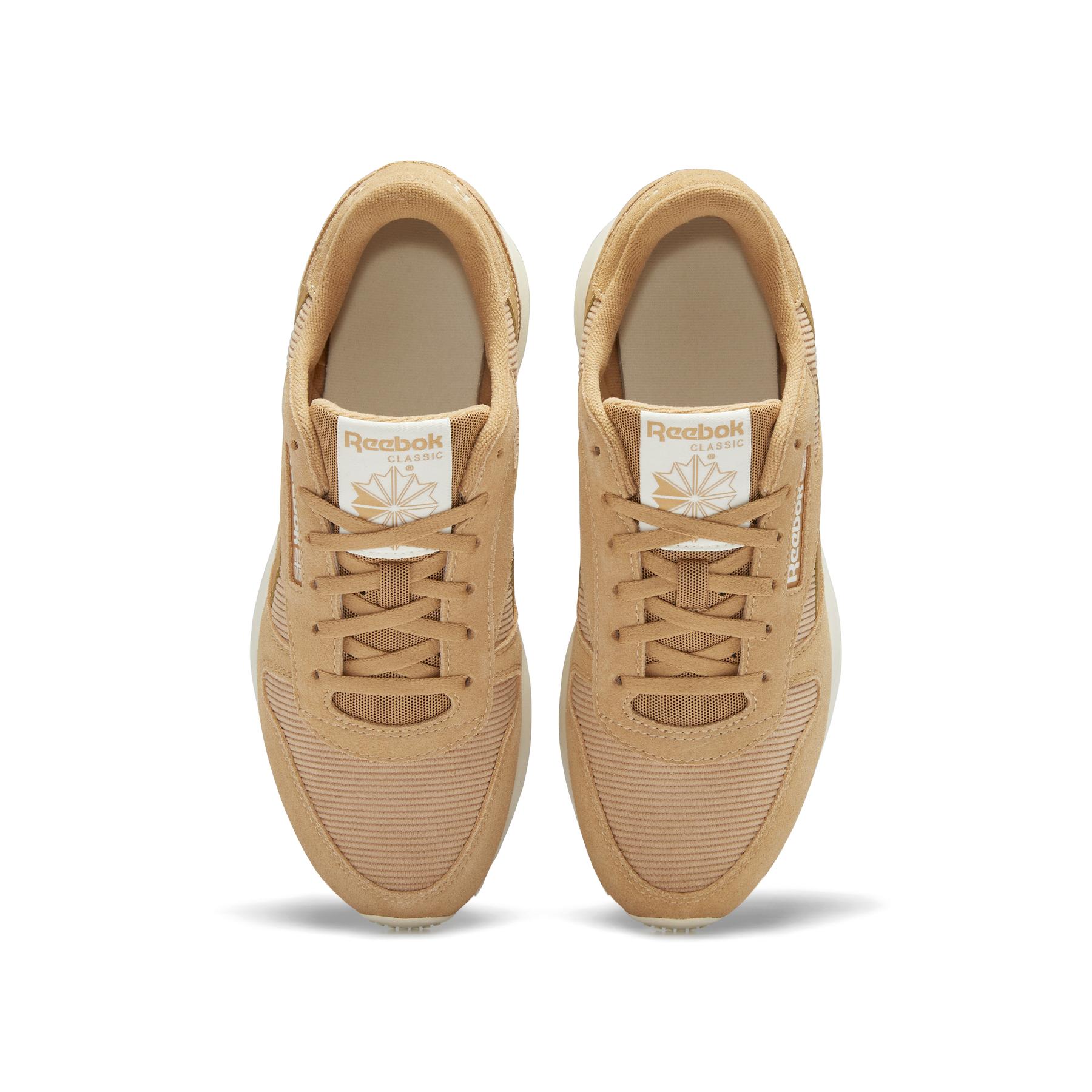 product/r/e/reebok_gw3796_2_footwear_photography_top_portrait_view_white_000.jpg