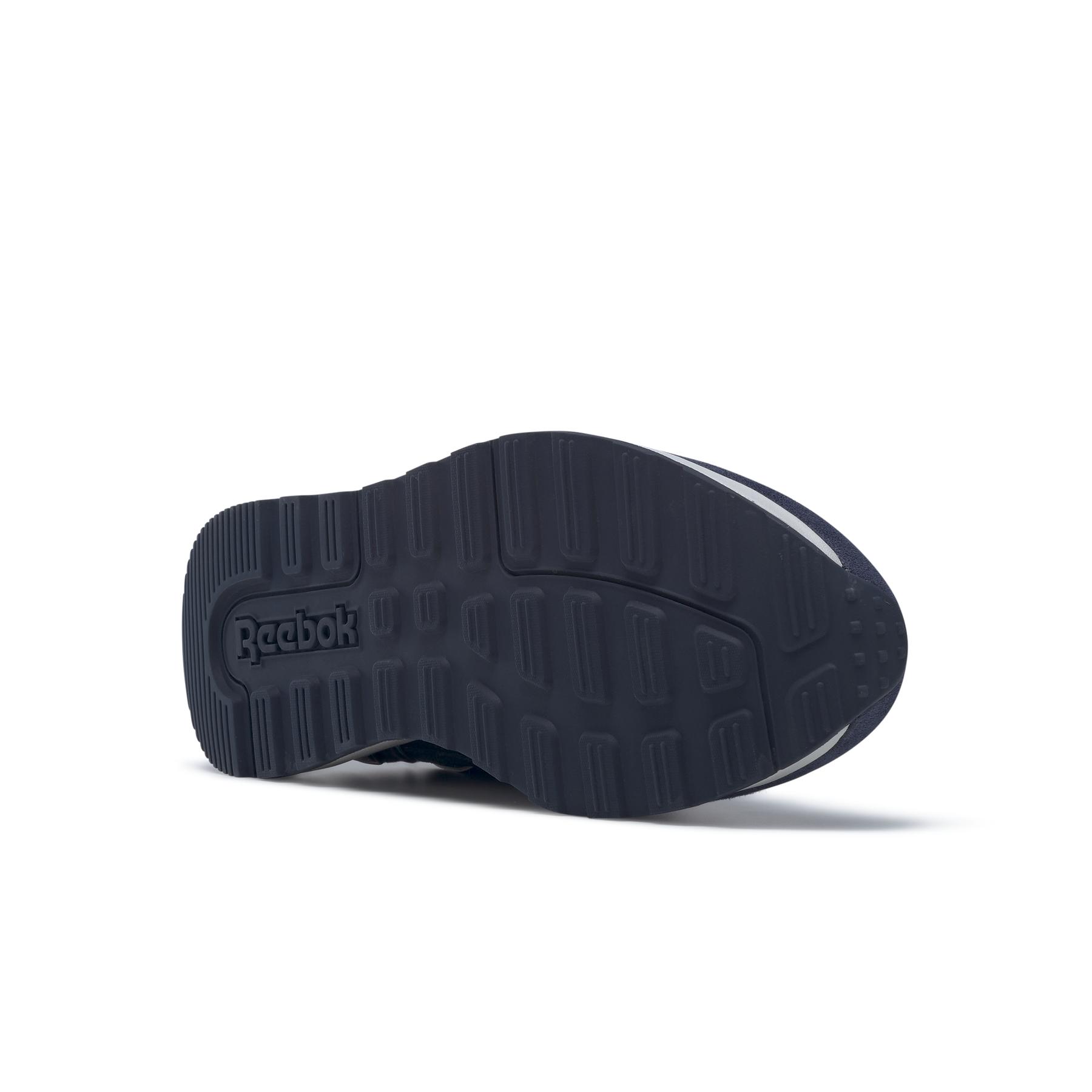 product/r/e/reebok_gy1872_3_footwear_photography_bottom_view_white_000.jpg