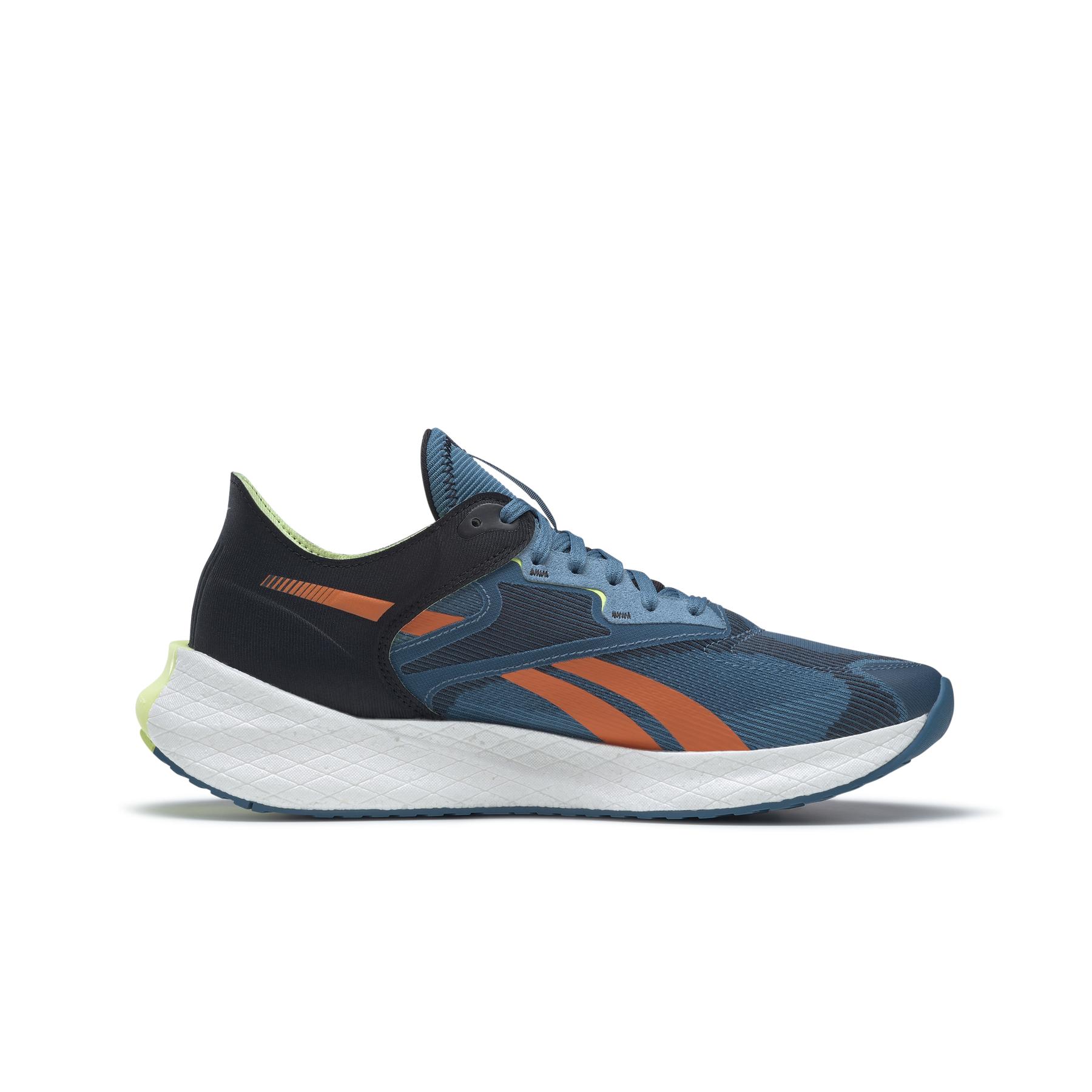 product/r/e/reebok_hp9275_4_footwear_photography_side_medial_center_view_white_000.jpg