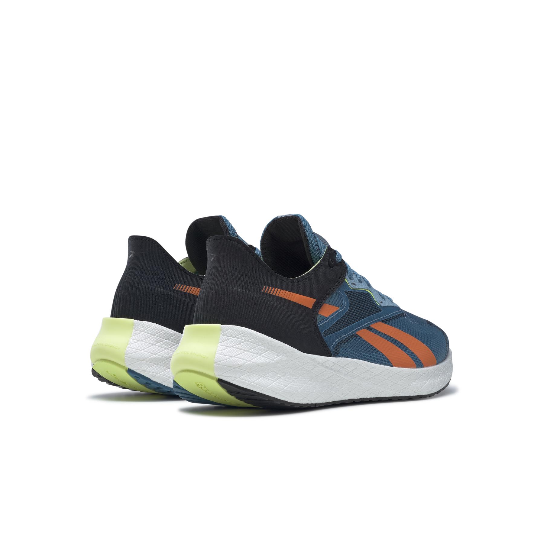 product/r/e/reebok_hp9275_6_footwear_photography_back_lateral_top_view_white_000.jpg