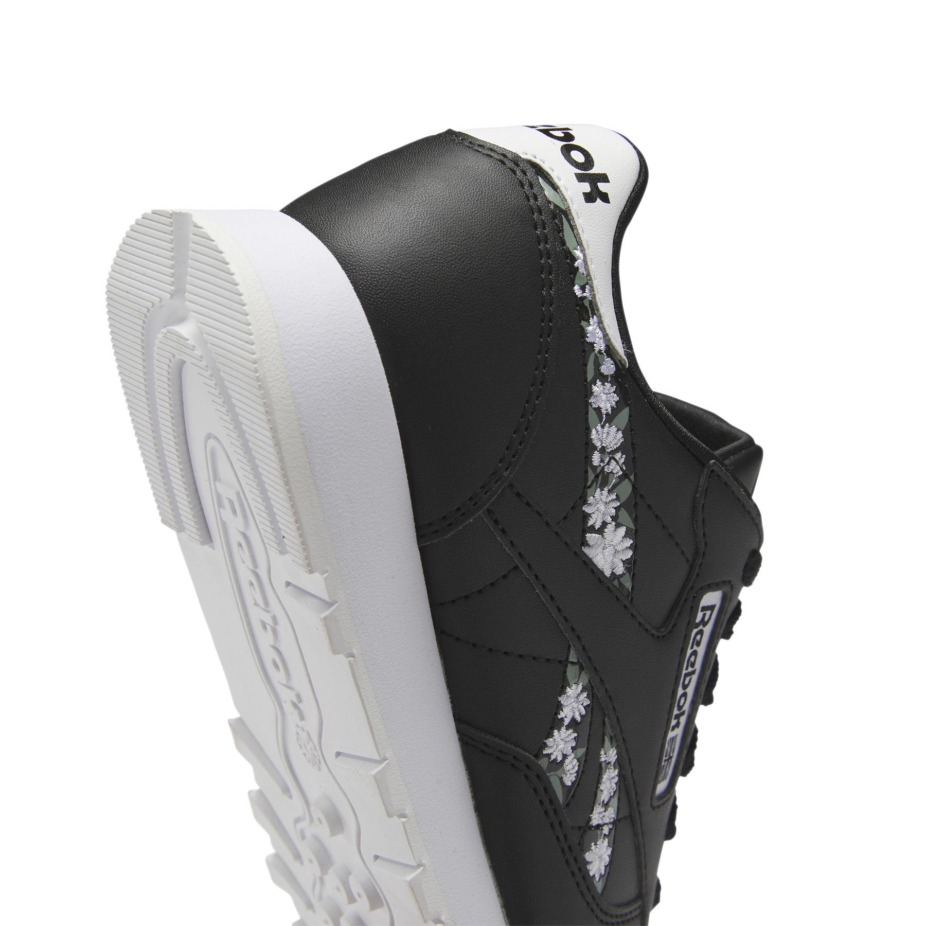 product/r/e/reebok_hp9525_8_footwear_photography_detail_view_2_white.jpg