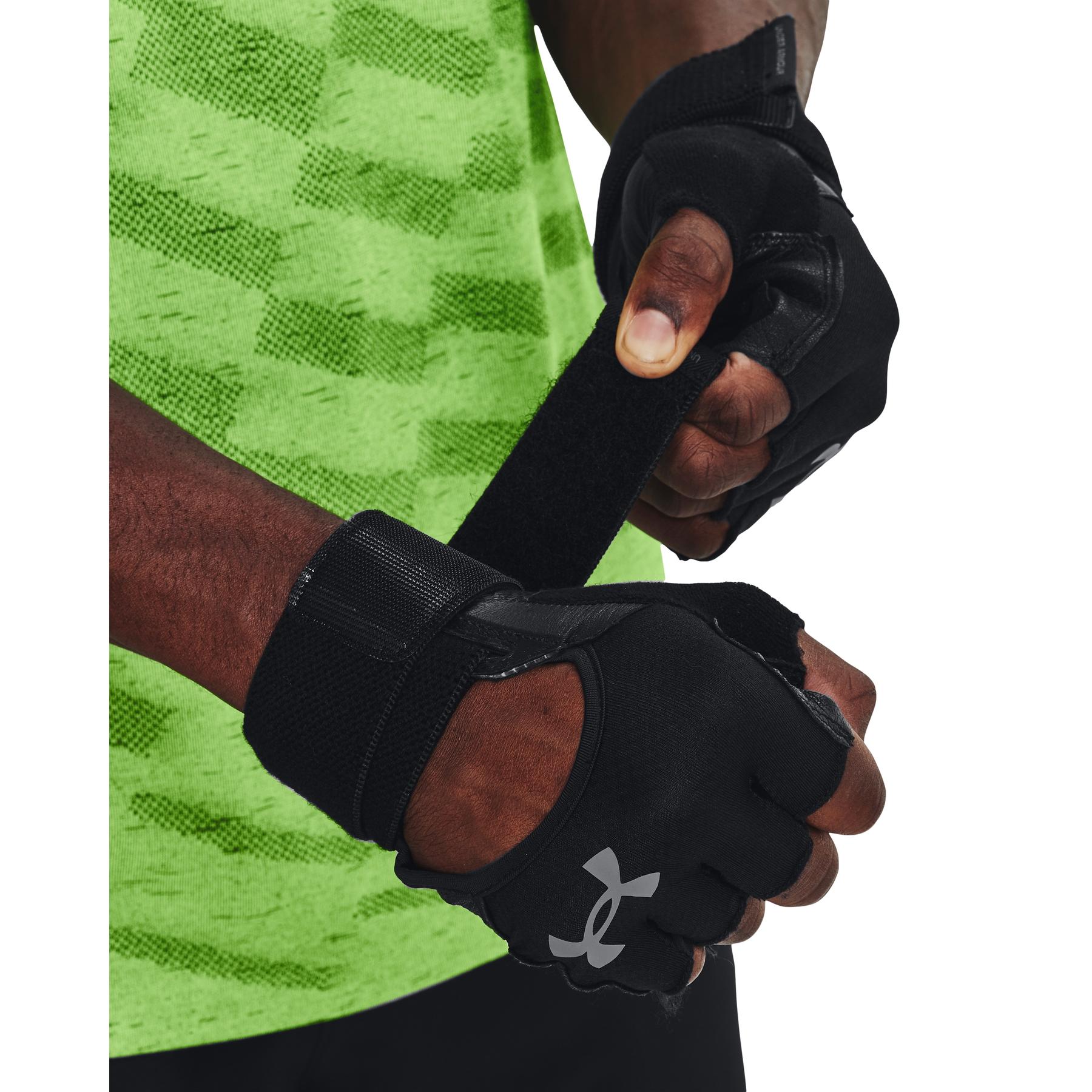 u/n/under-armour_1369830-001_17-nw050324.jpg