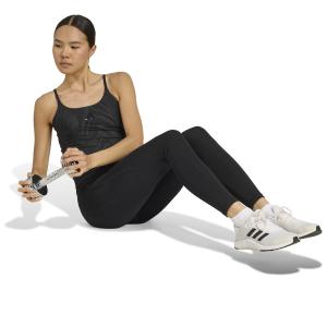 product/2/0/2025_09_adidas_jv6961_4_apparel_on_model_walking_view_white.jpg