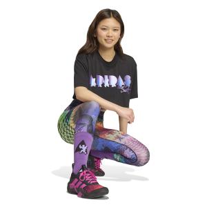 product/2/0/2025_adidas_jl7609_4_apparel_on_model_walking_view_white.jpg