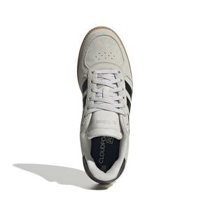 2/0/2025_adidas_jr0689_3_footwear_photography_top_portrait_view_white.jpg